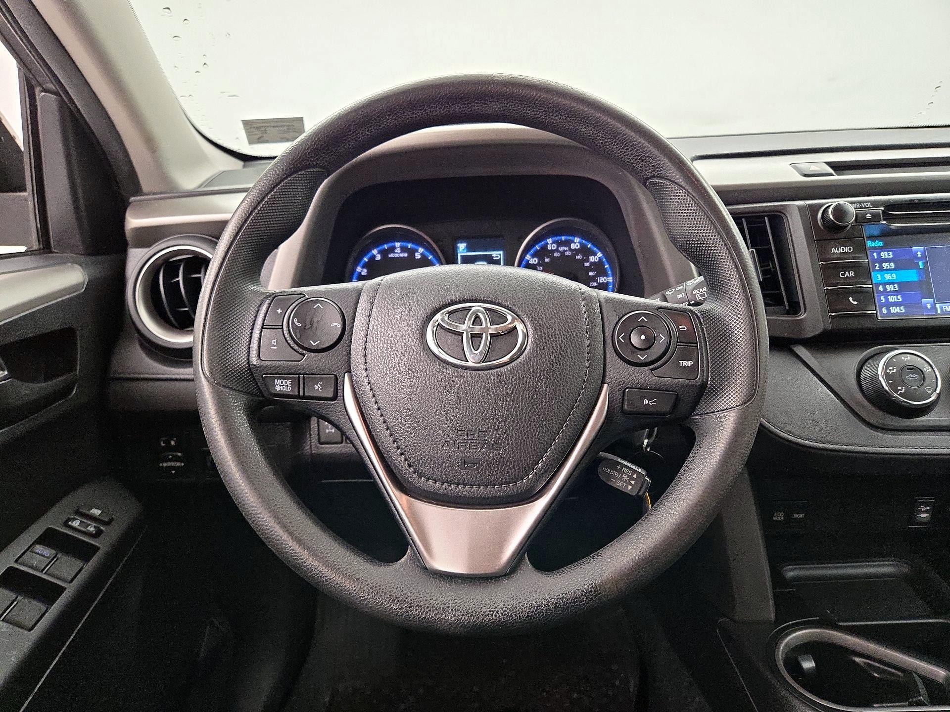 Thumbnail: 2017 Toyota RAV4 - 10
