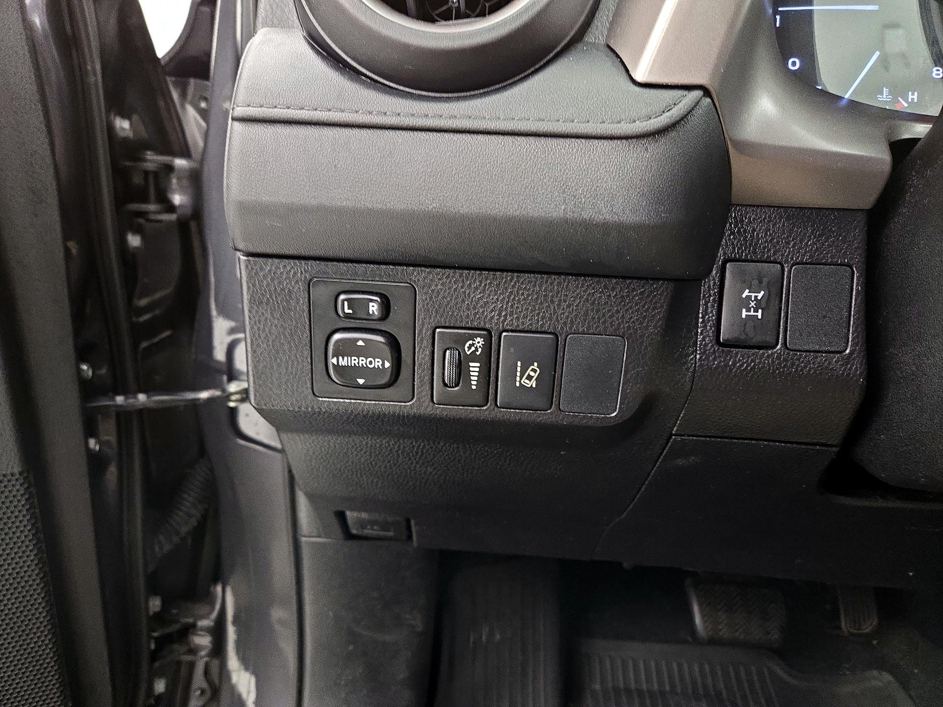 Thumbnail: 2017 Toyota RAV4 - 13