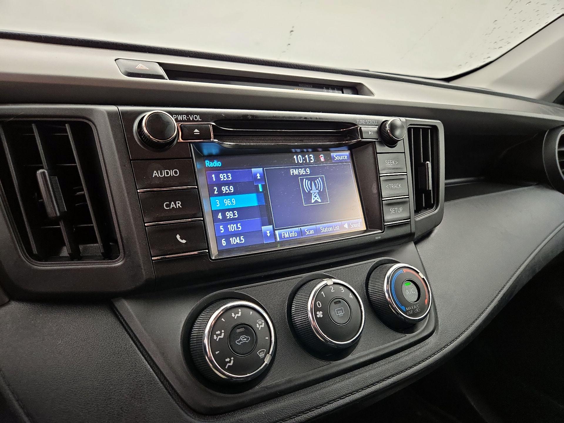 Thumbnail: 2017 Toyota RAV4 - 15