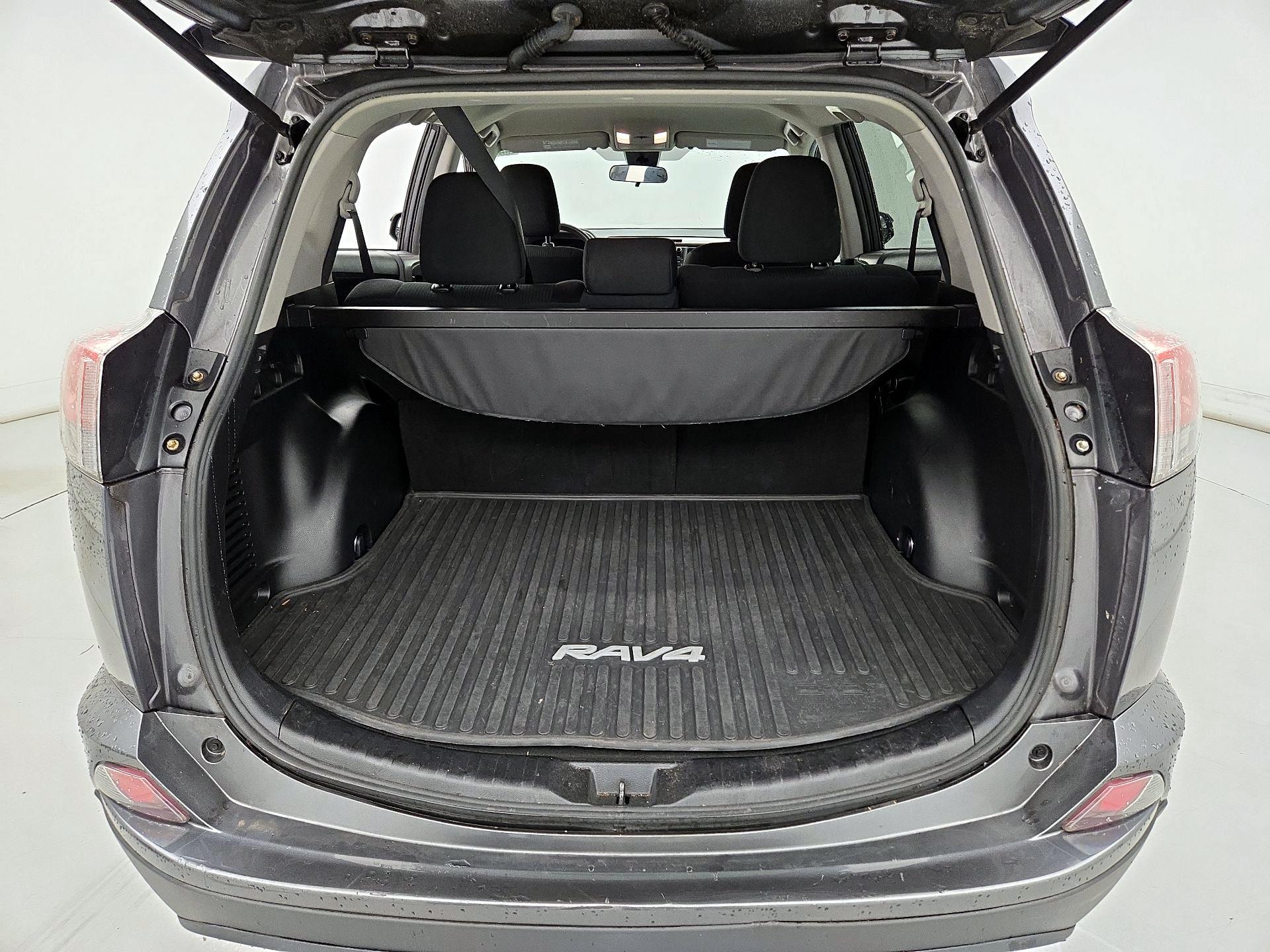 Thumbnail: 2017 Toyota RAV4 - 20