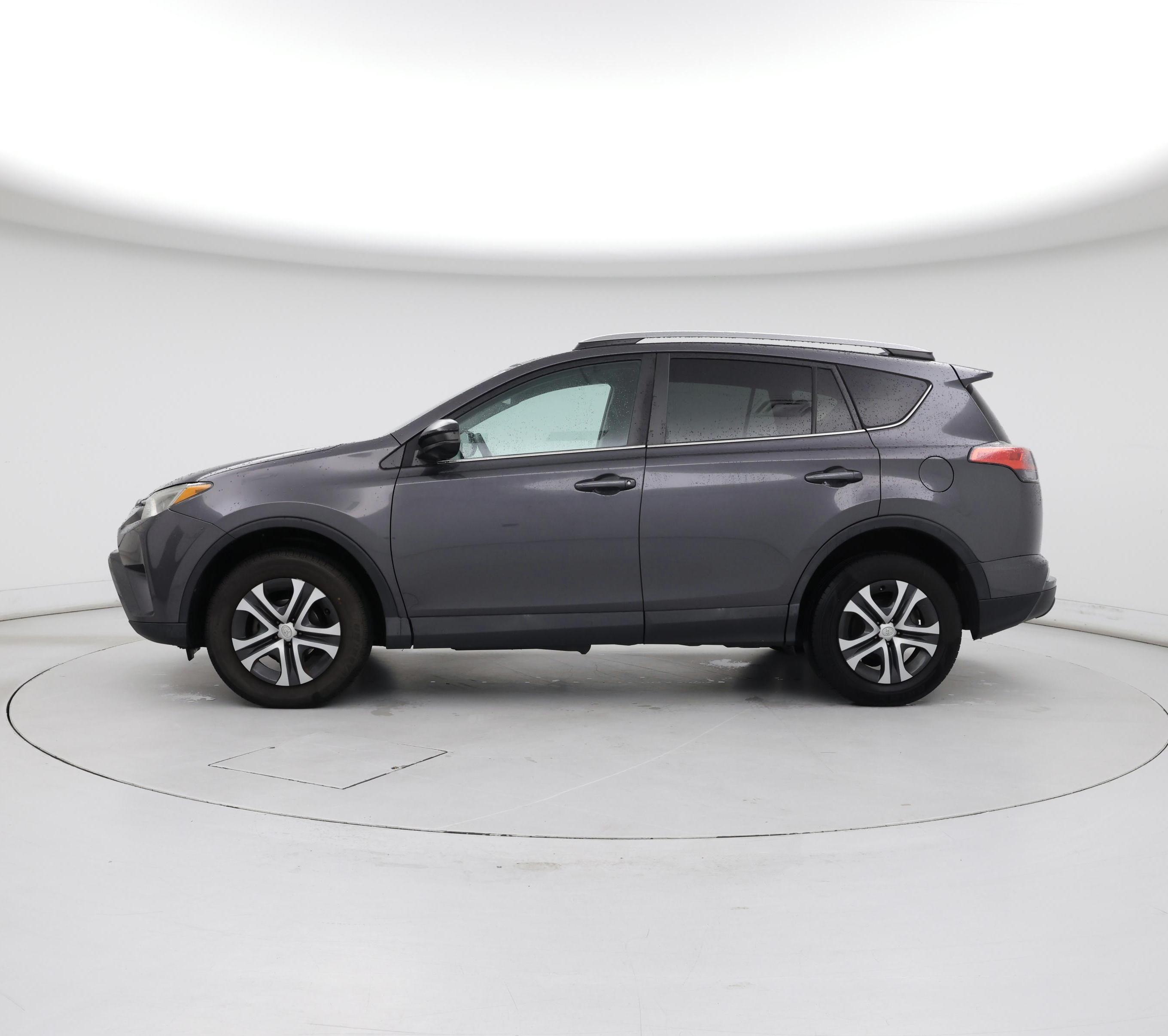 Thumbnail: 2017 Toyota RAV4 - 3