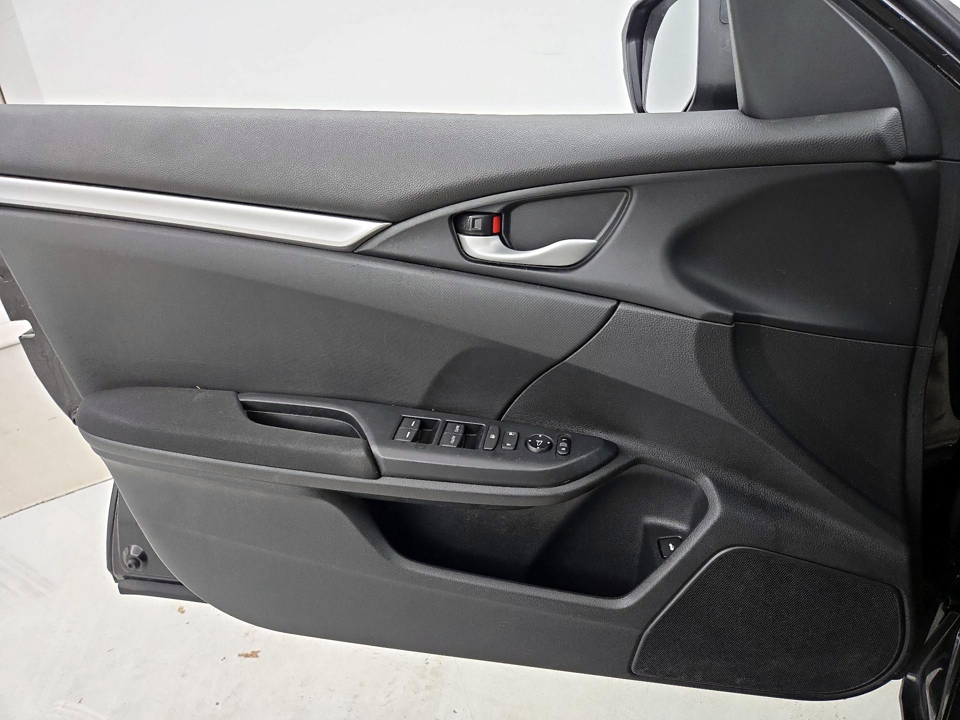 Thumbnail: 2016 Honda Civic - 12