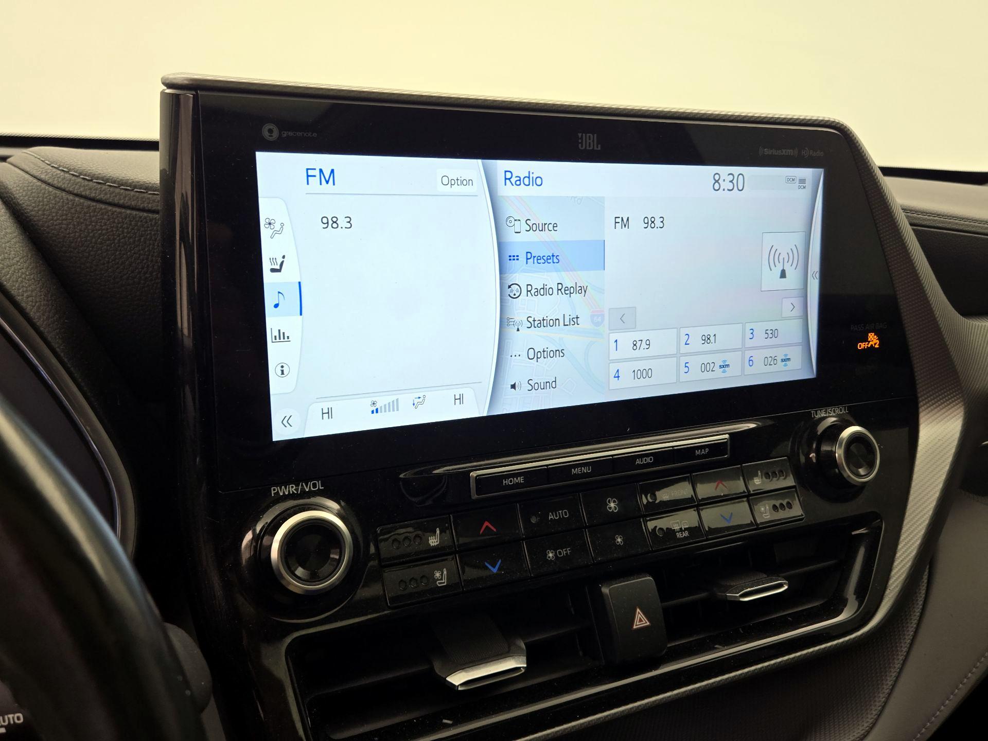 Thumbnail: 2020 Toyota Highlander - 16