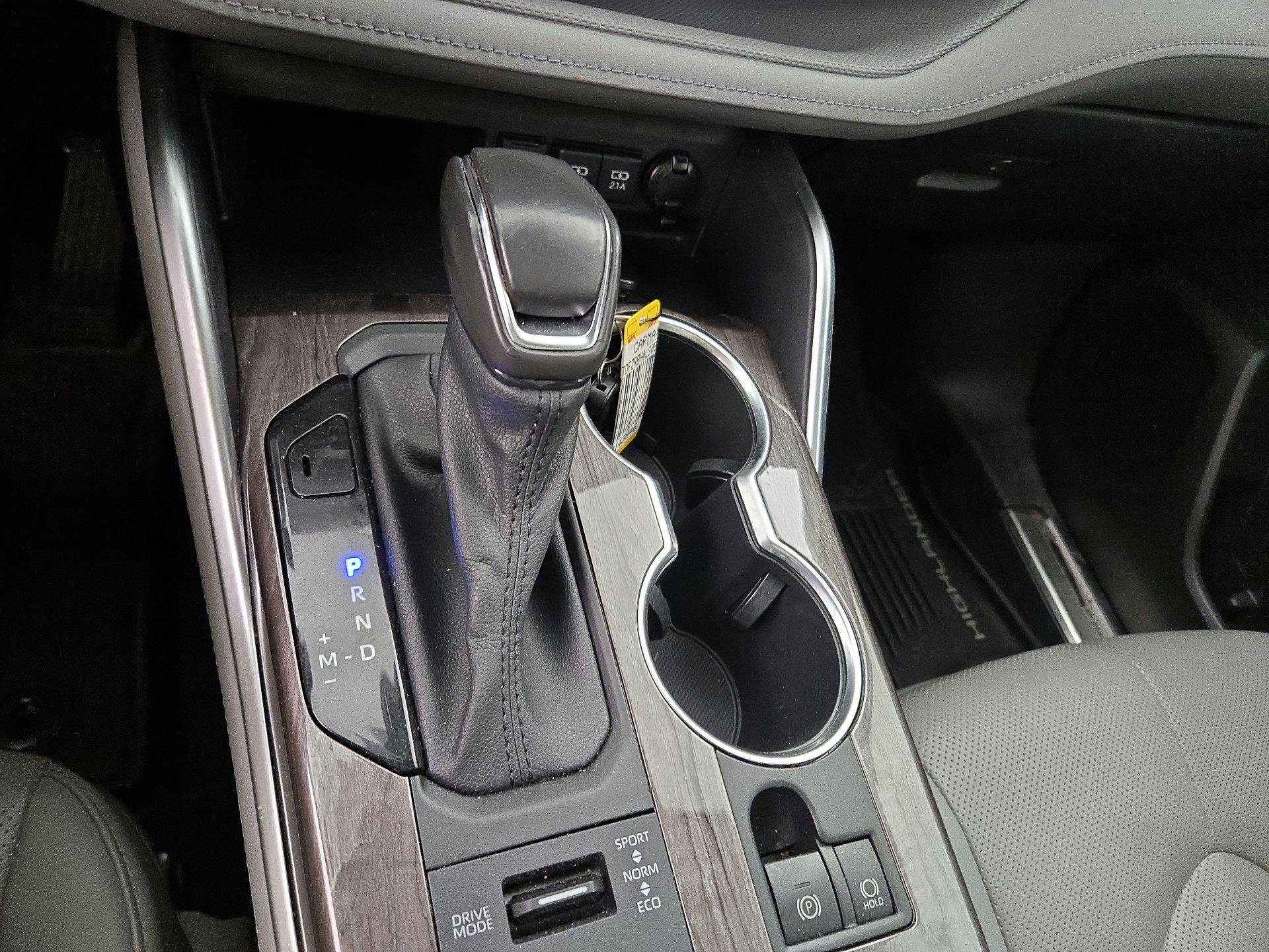 Thumbnail: 2020 Toyota Highlander - 18