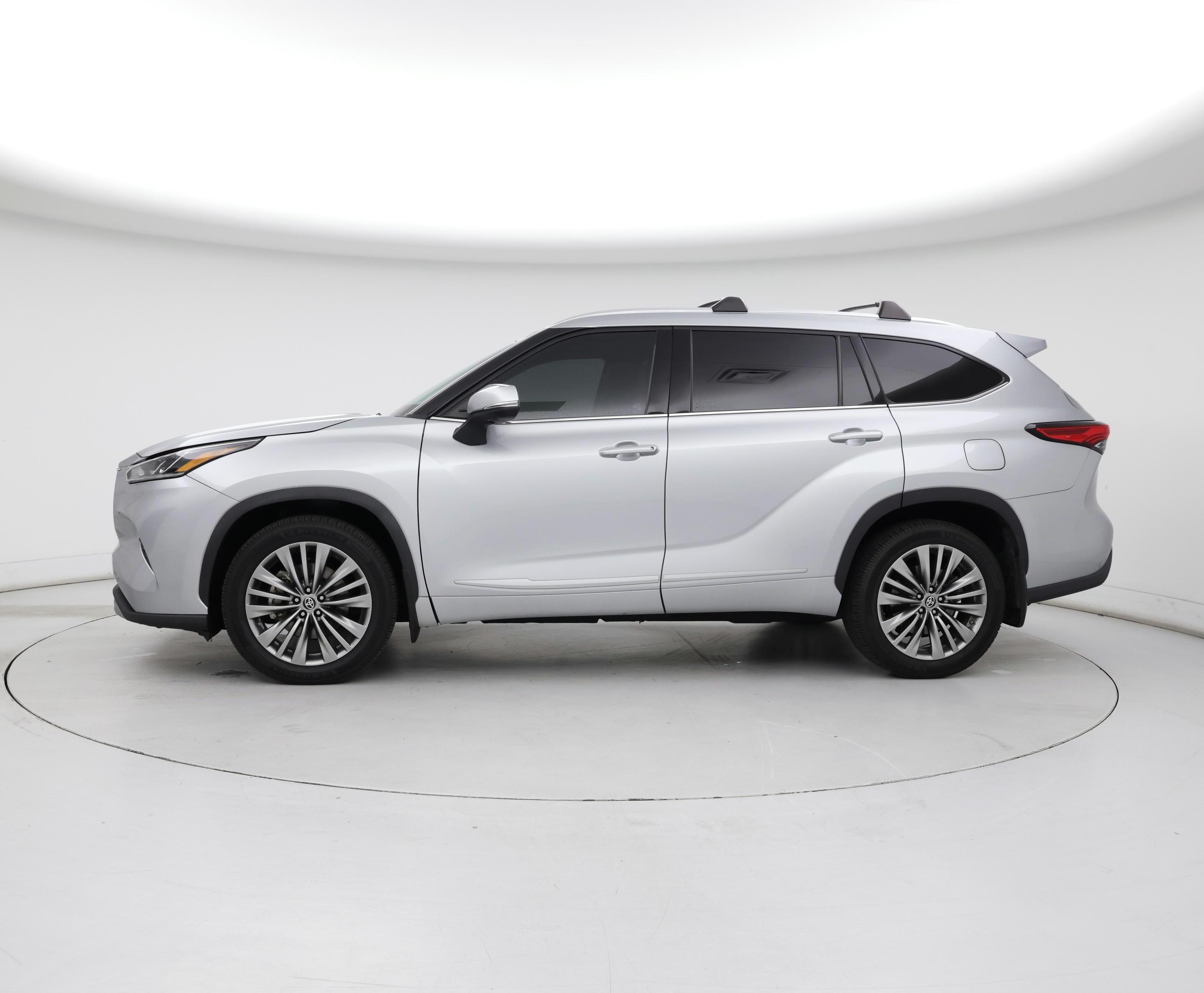 Thumbnail: 2020 Toyota Highlander - 3