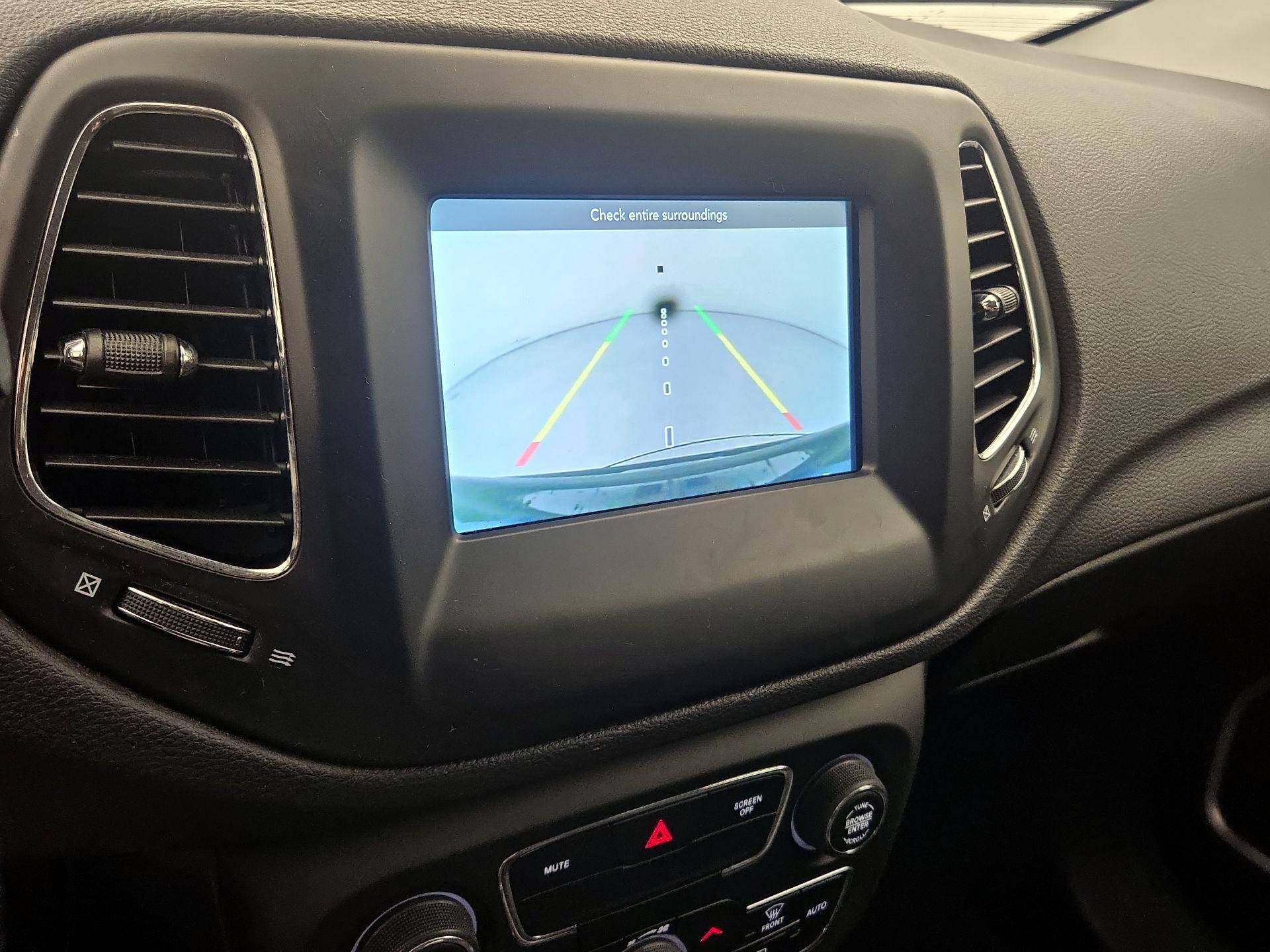 Thumbnail: 2018 Jeep Compass - 14