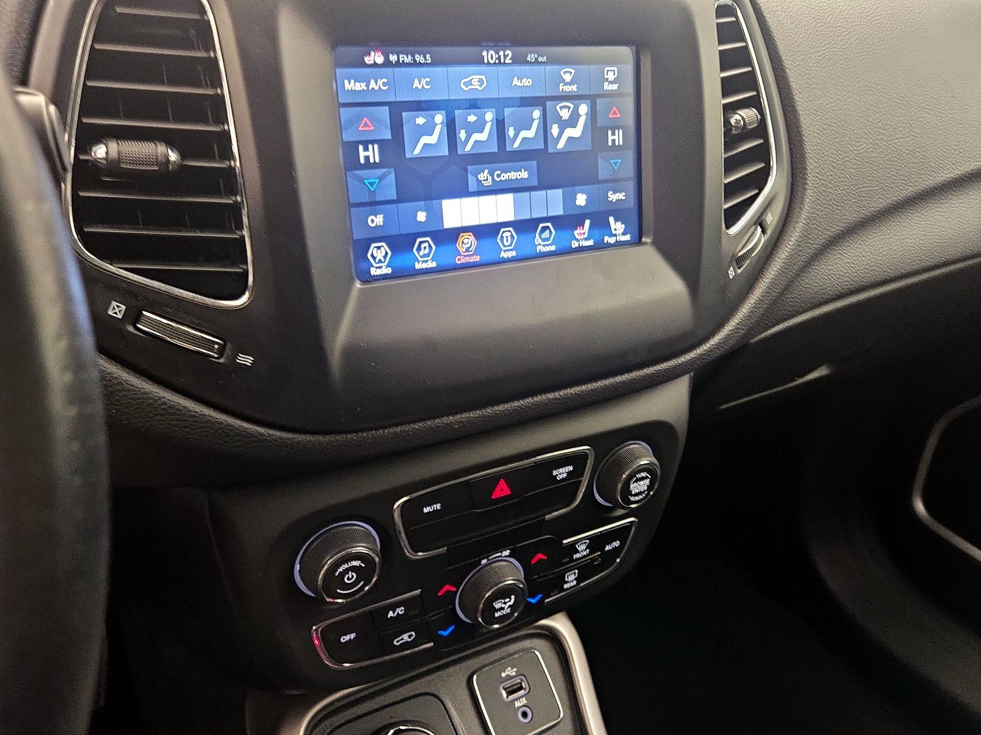 Thumbnail: 2018 Jeep Compass - 16