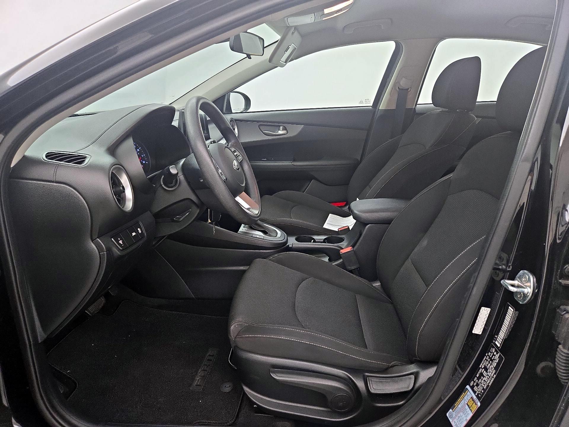 Thumbnail: 2020 Kia Forte - 11