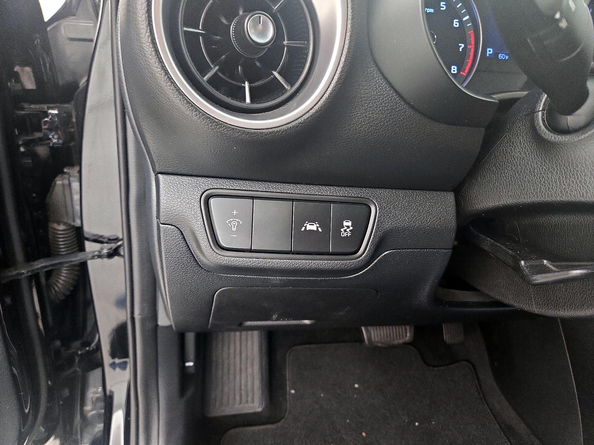 Thumbnail: 2020 Kia Forte - 13