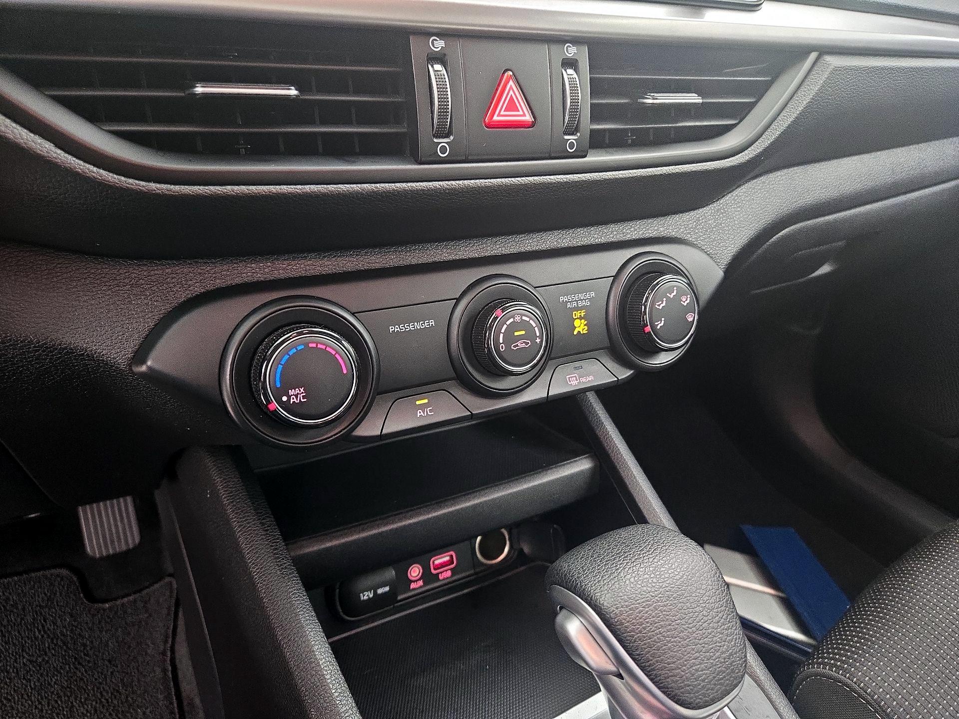 Thumbnail: 2020 Kia Forte - 16