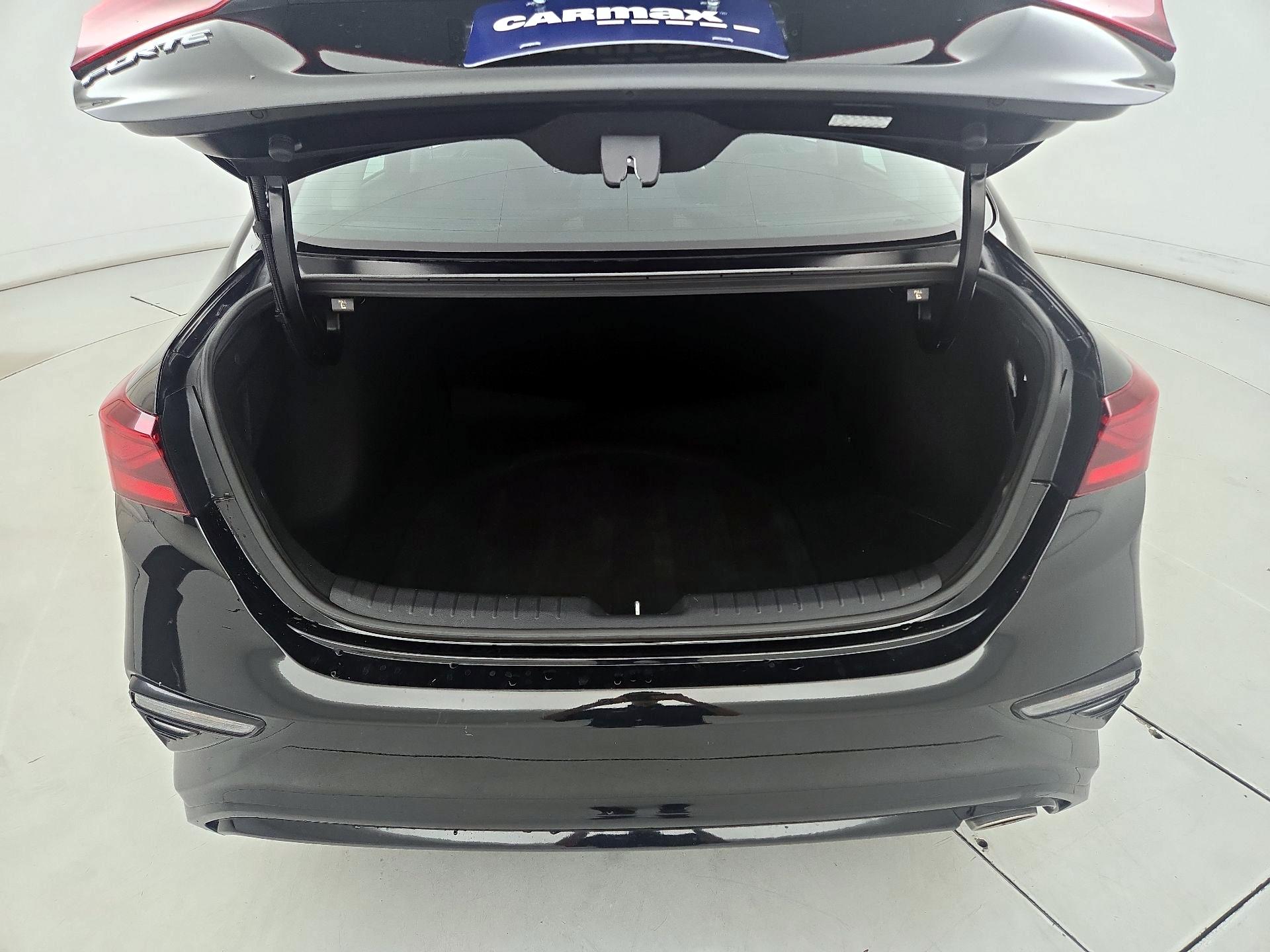 Thumbnail: 2020 Kia Forte - 20