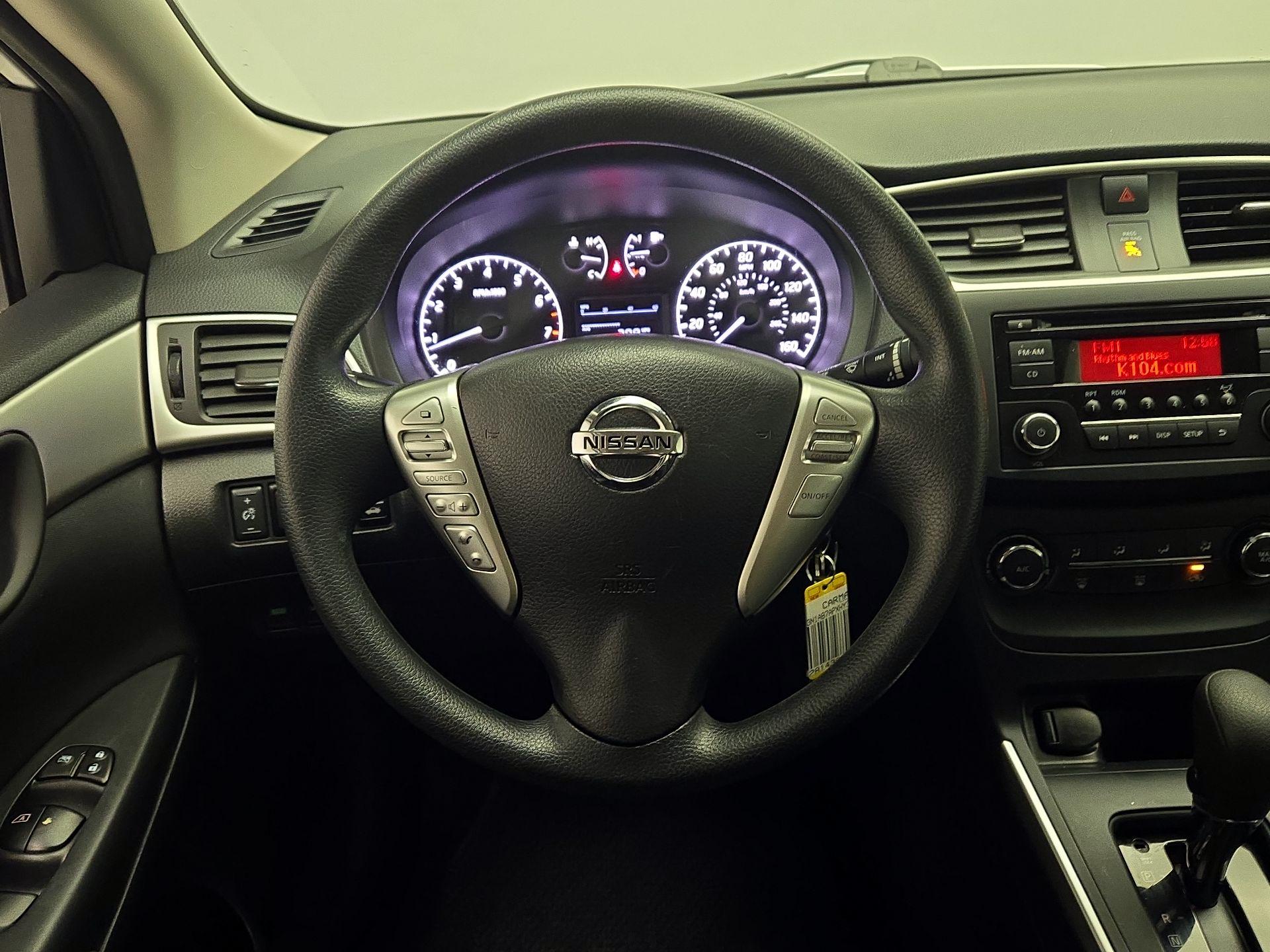 Thumbnail: 2017 Nissan Sentra - 10