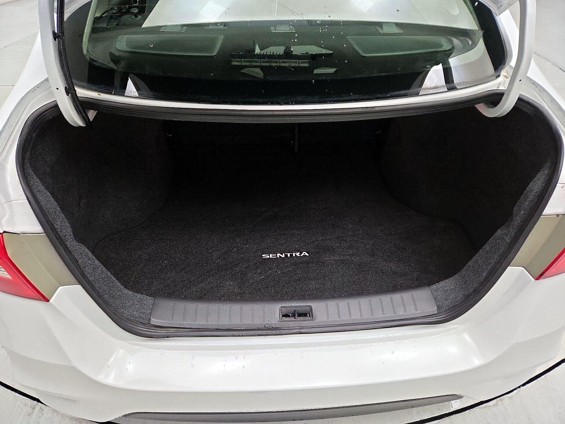 Thumbnail: 2017 Nissan Sentra - 19