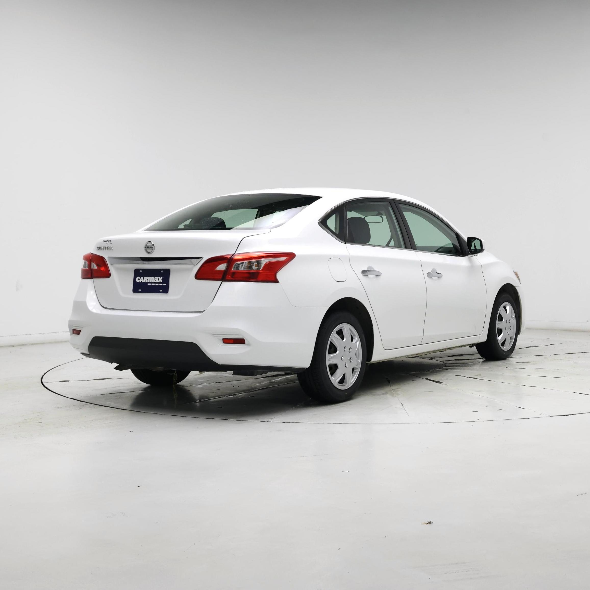 Thumbnail: 2017 Nissan Sentra - 8