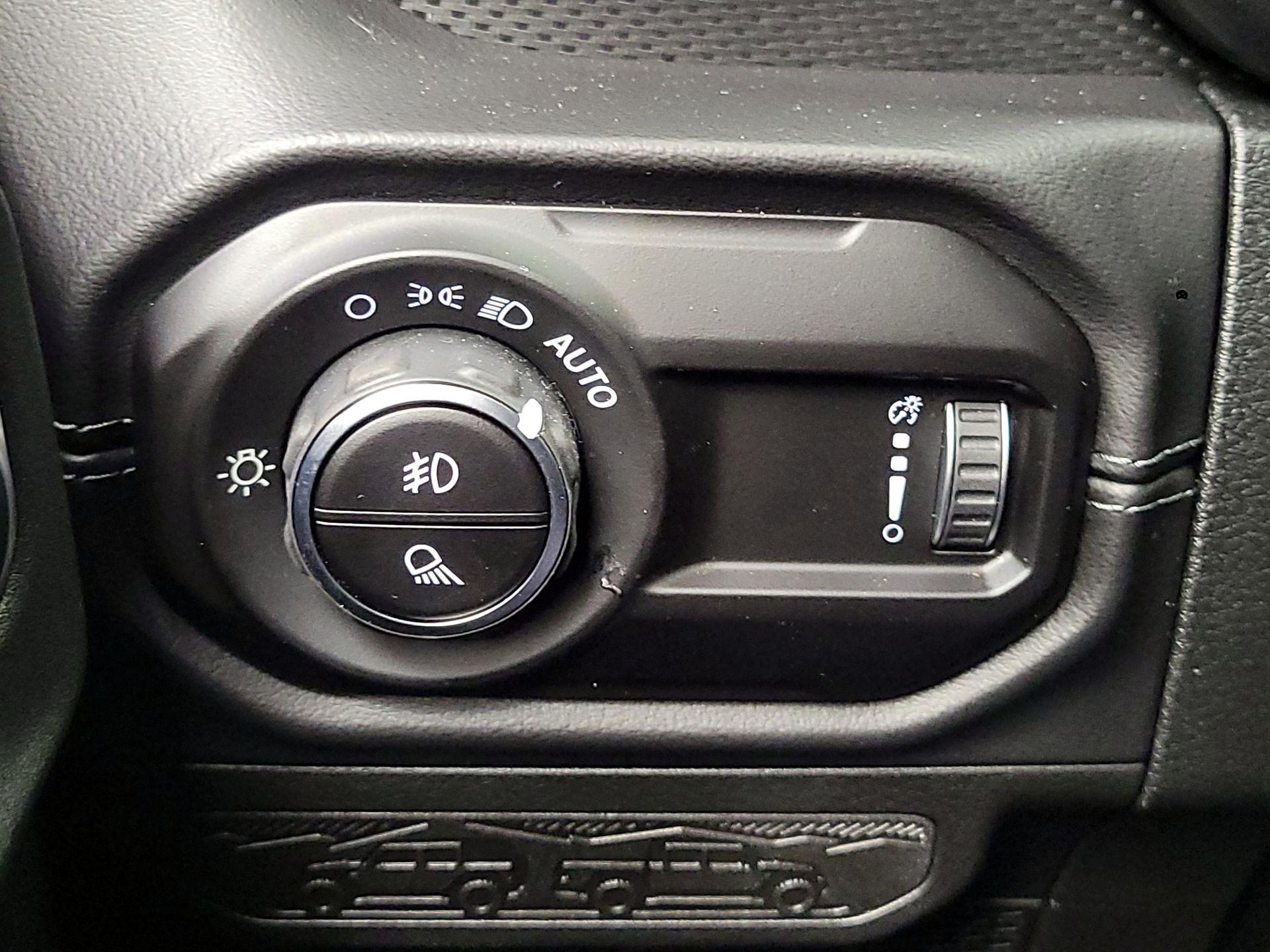 Thumbnail: 2025 Jeep Gladiator - 13