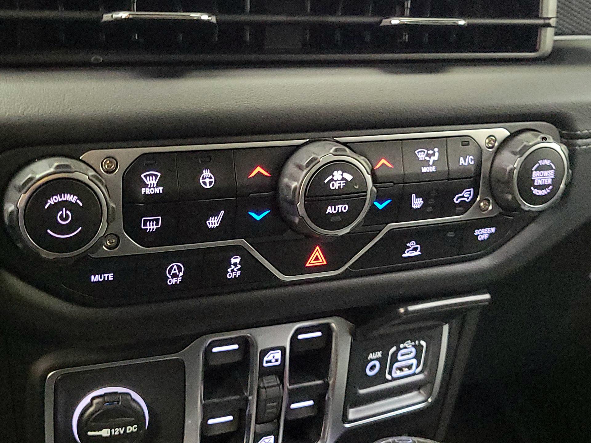 Thumbnail: 2025 Jeep Gladiator - 17