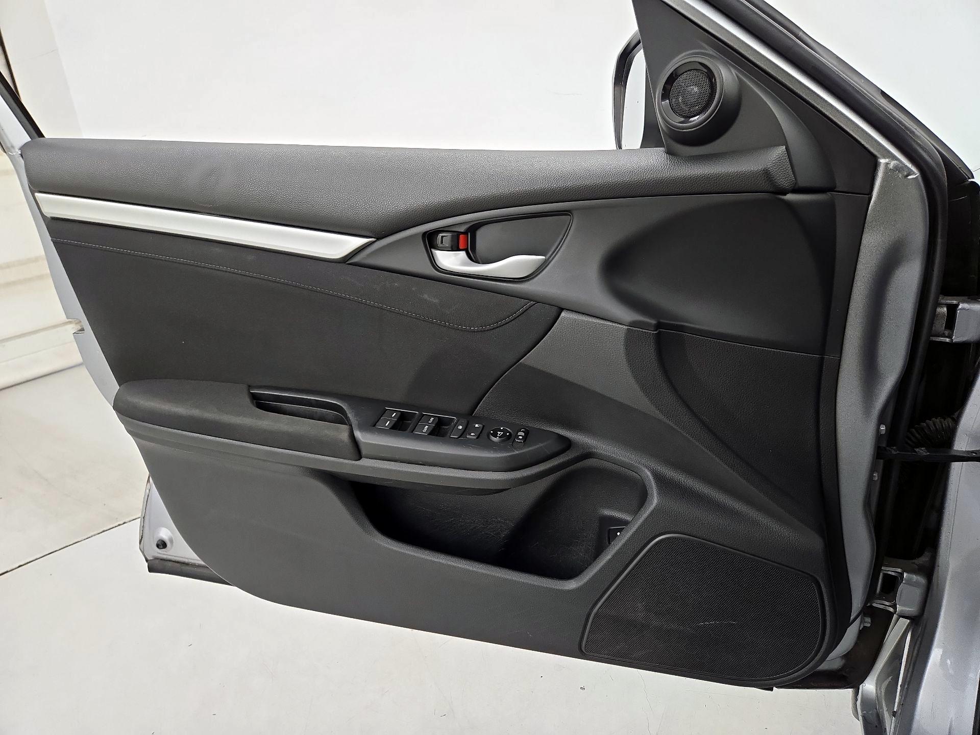 Thumbnail: 2016 Honda Civic - 12