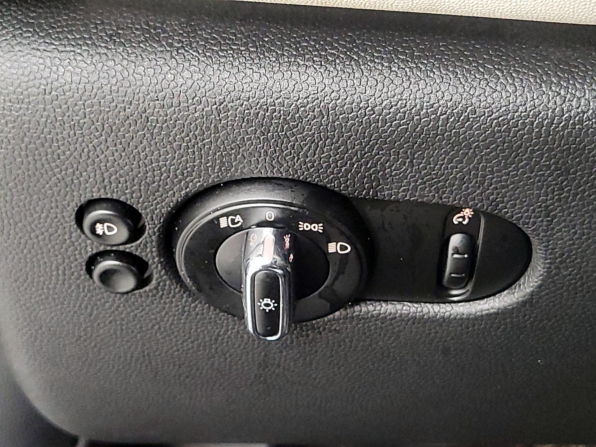 Thumbnail: 2019 MINI Cooper Hardtop - 13