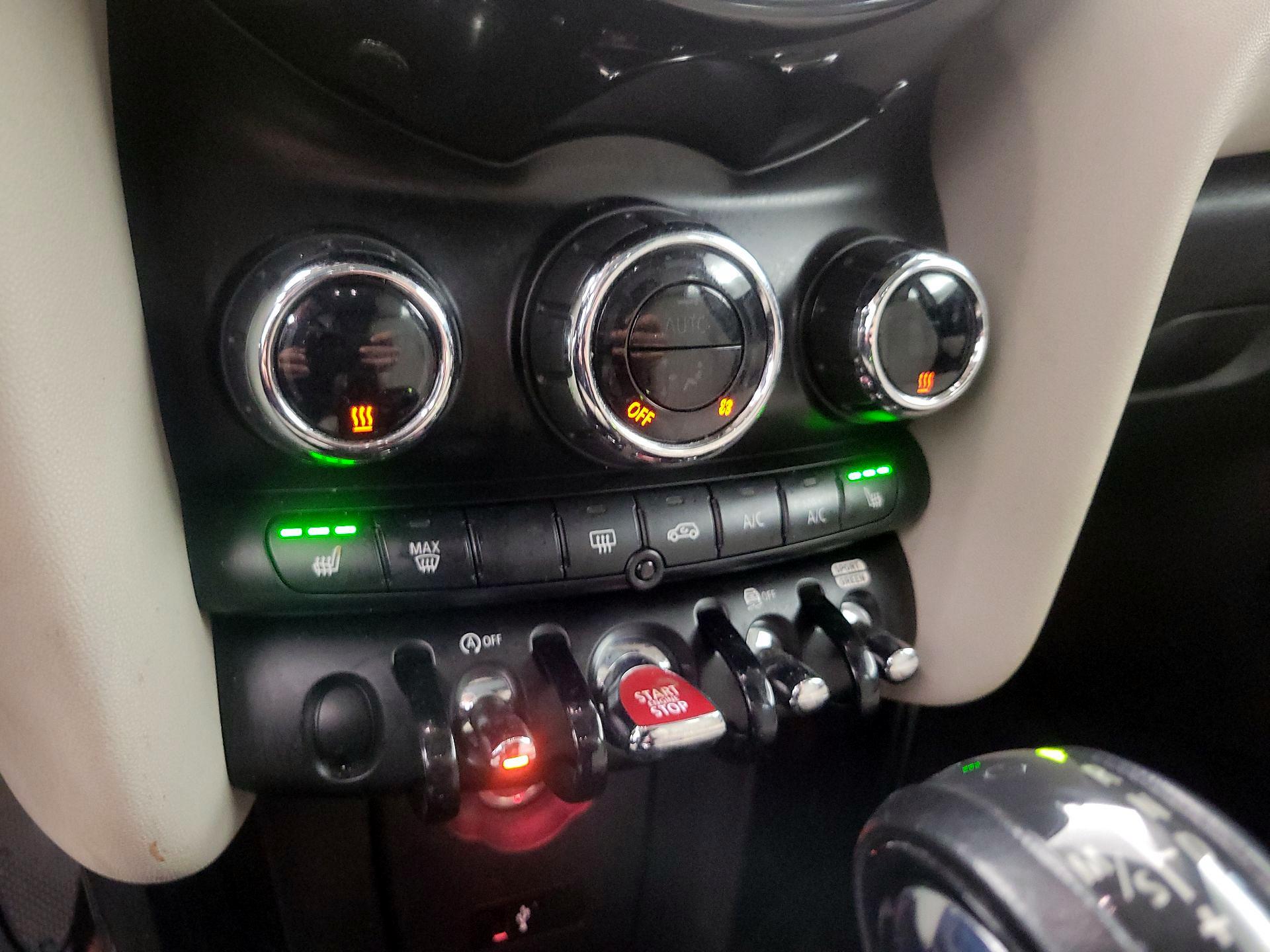 Thumbnail: 2019 MINI Cooper Hardtop - 16