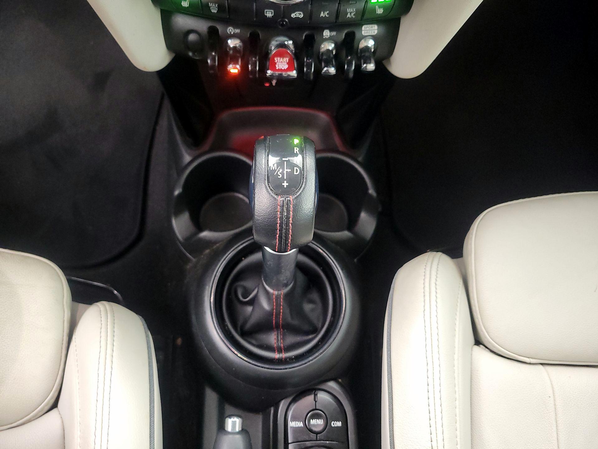 Thumbnail: 2019 MINI Cooper Hardtop - 17