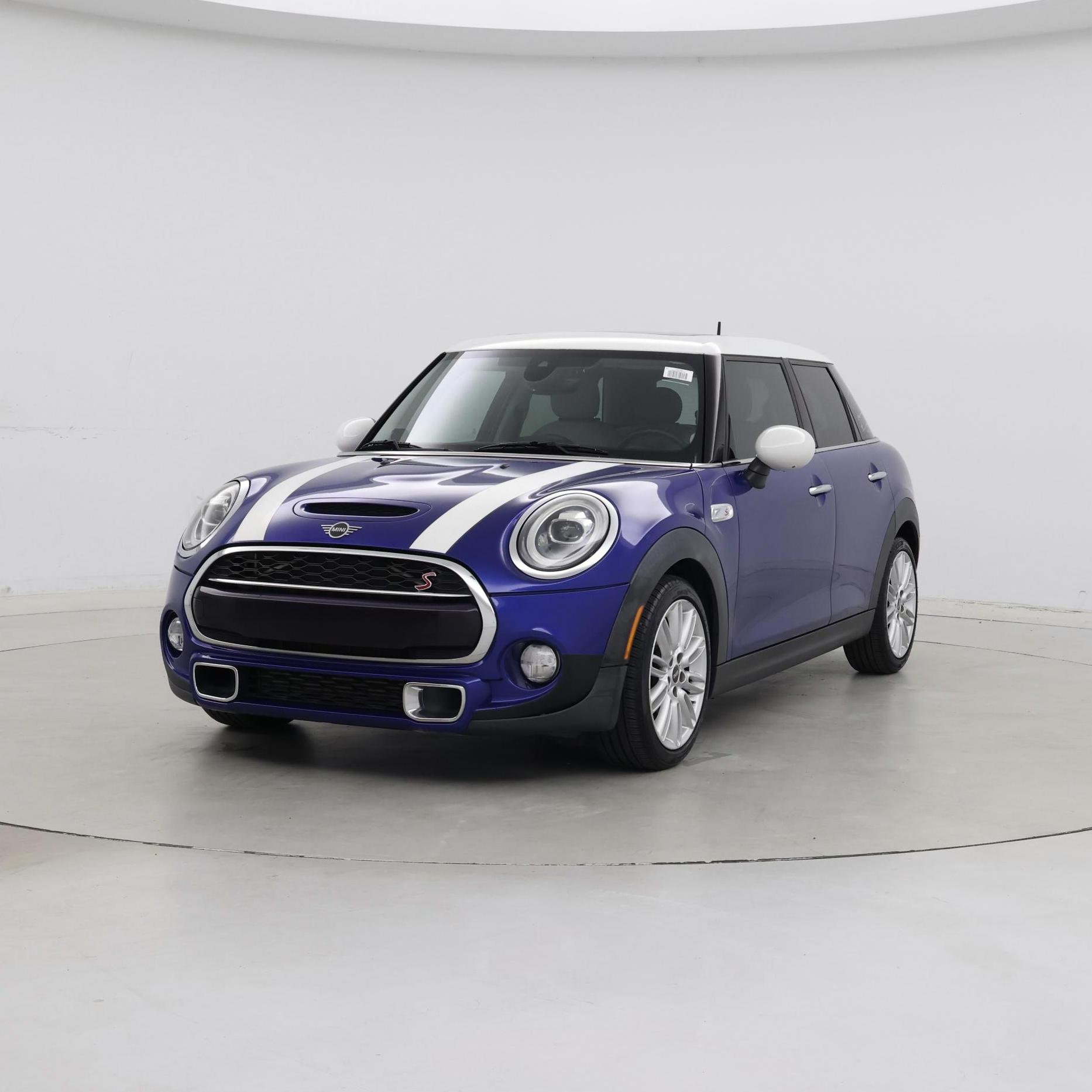 Thumbnail: 2019 MINI Cooper Hardtop - 4