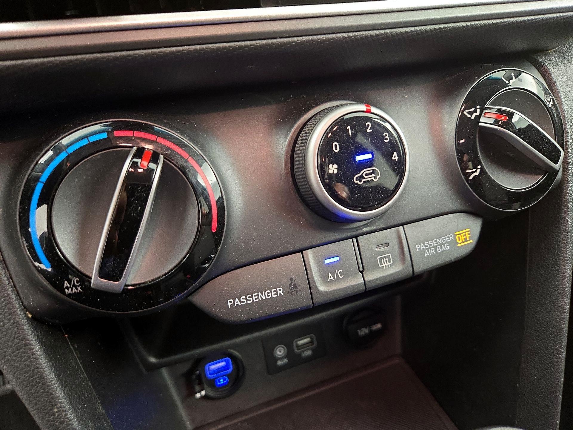 Thumbnail: 2020 Hyundai Kona - 16