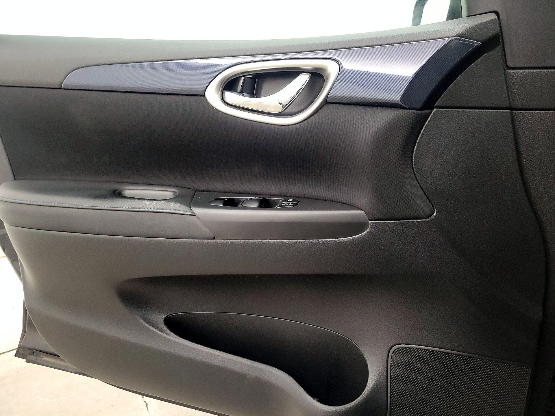 Thumbnail: 2018 Nissan Sentra - 12