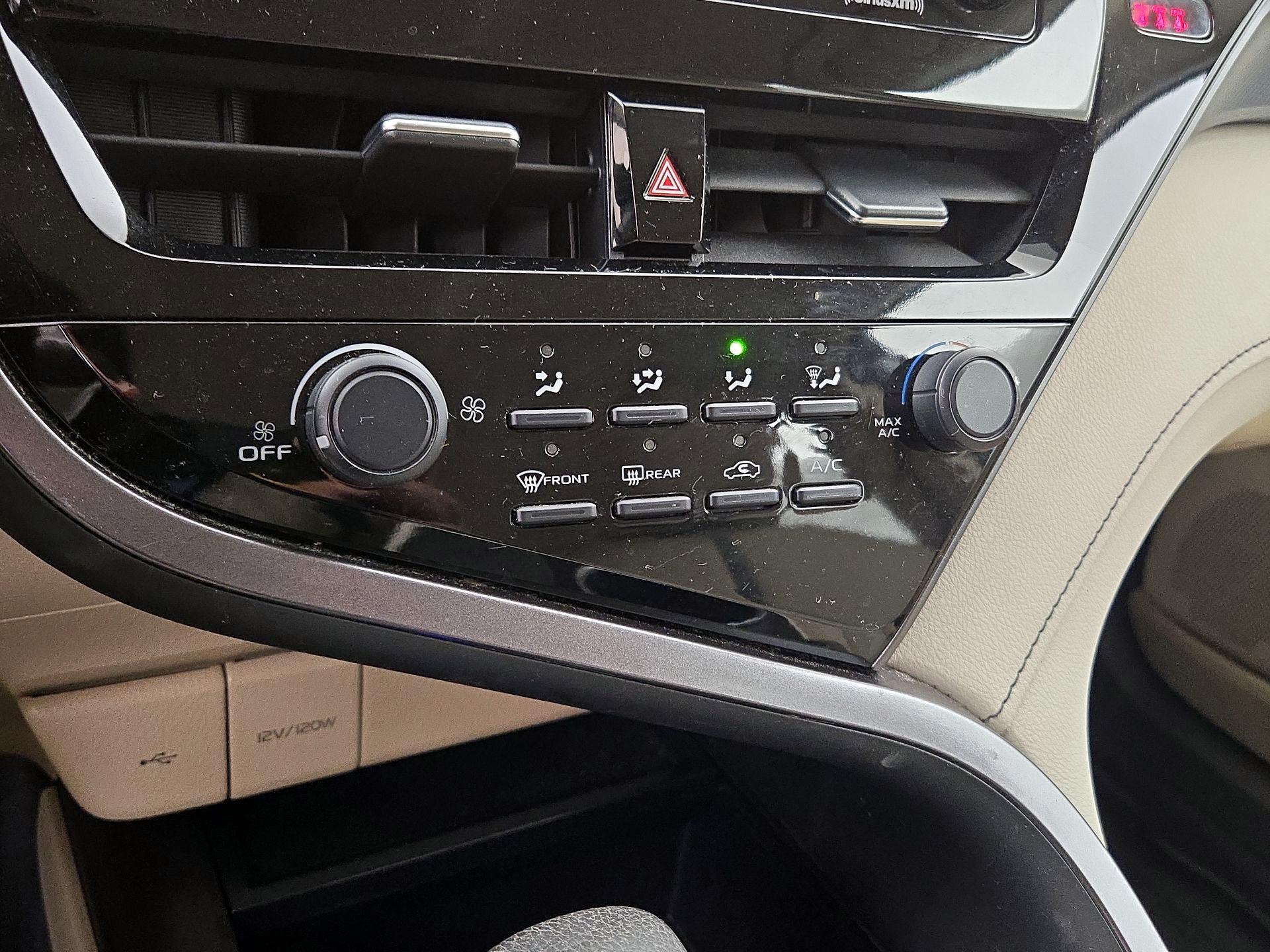 Thumbnail: 2021 Toyota Camry - 16