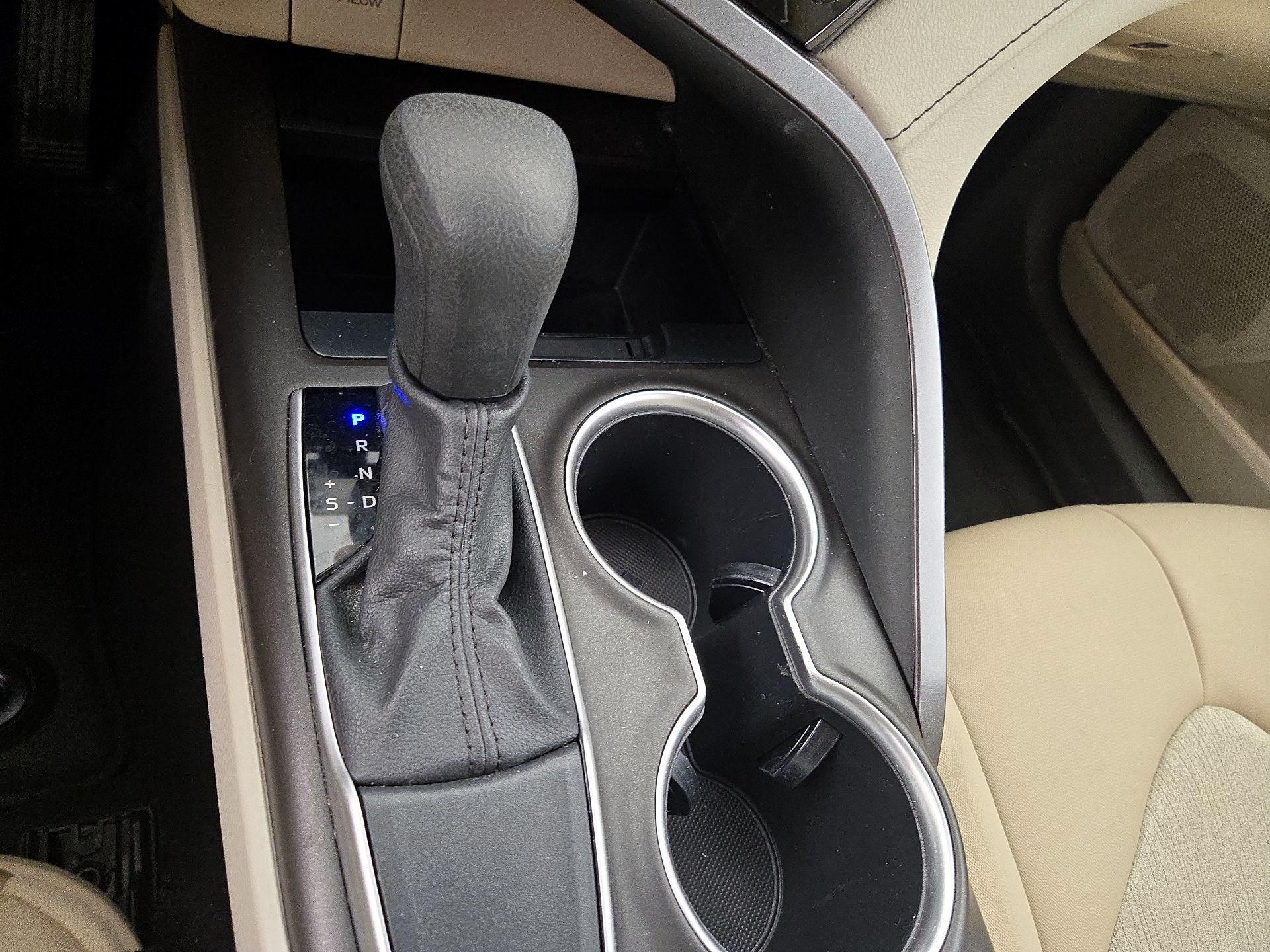 Thumbnail: 2021 Toyota Camry - 17