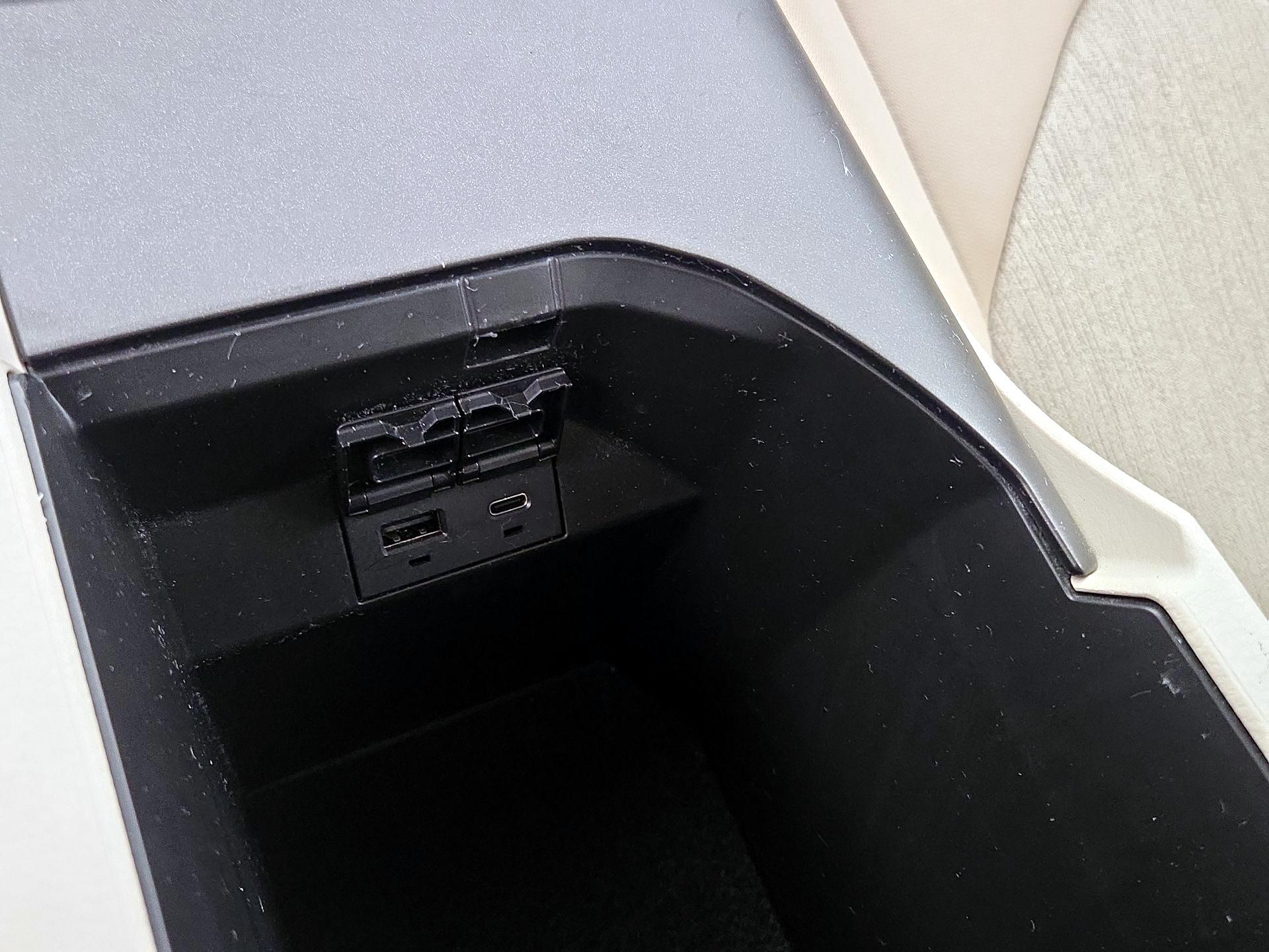 Thumbnail: 2021 Toyota Camry - 18