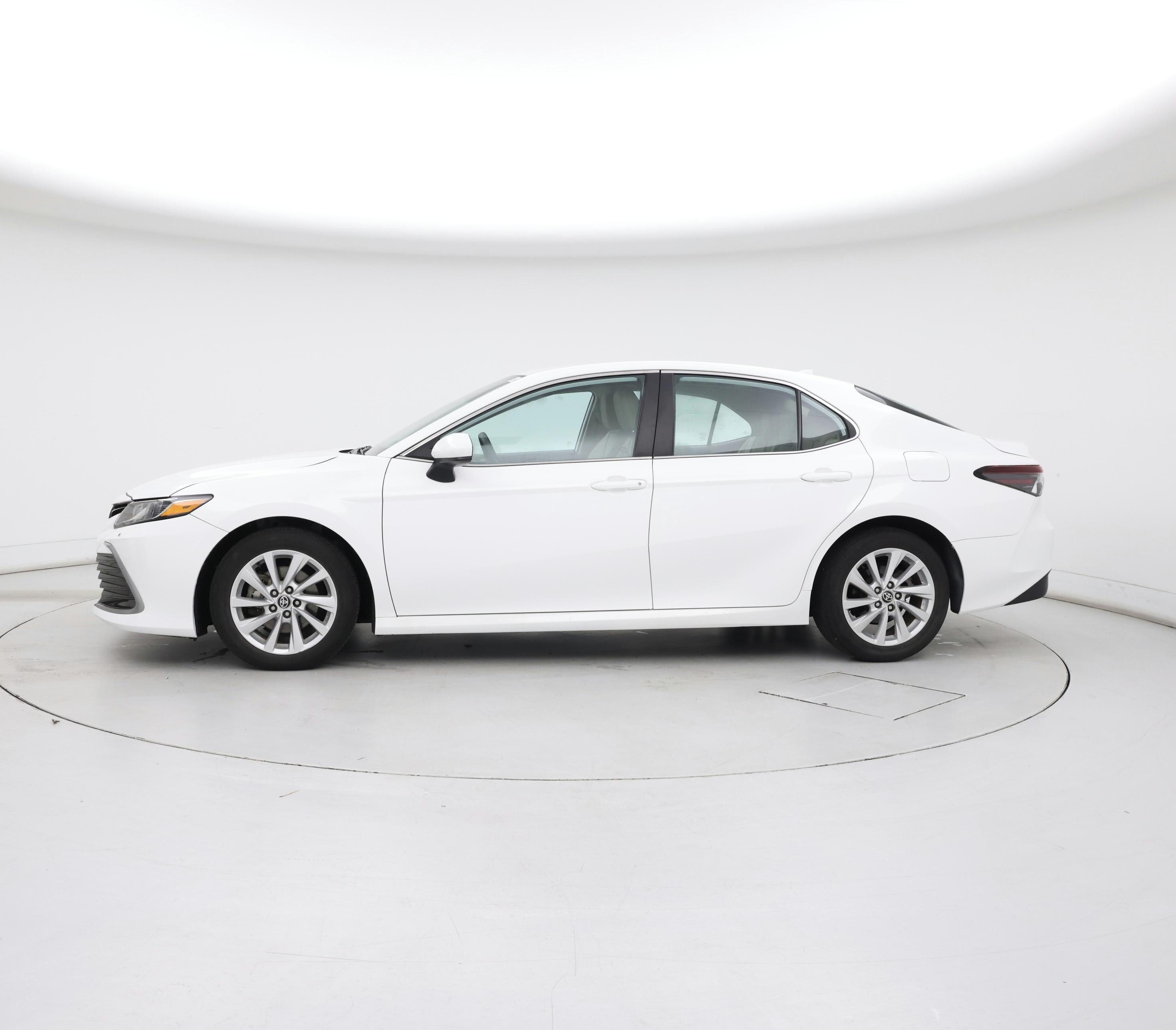 Thumbnail: 2021 Toyota Camry - 3