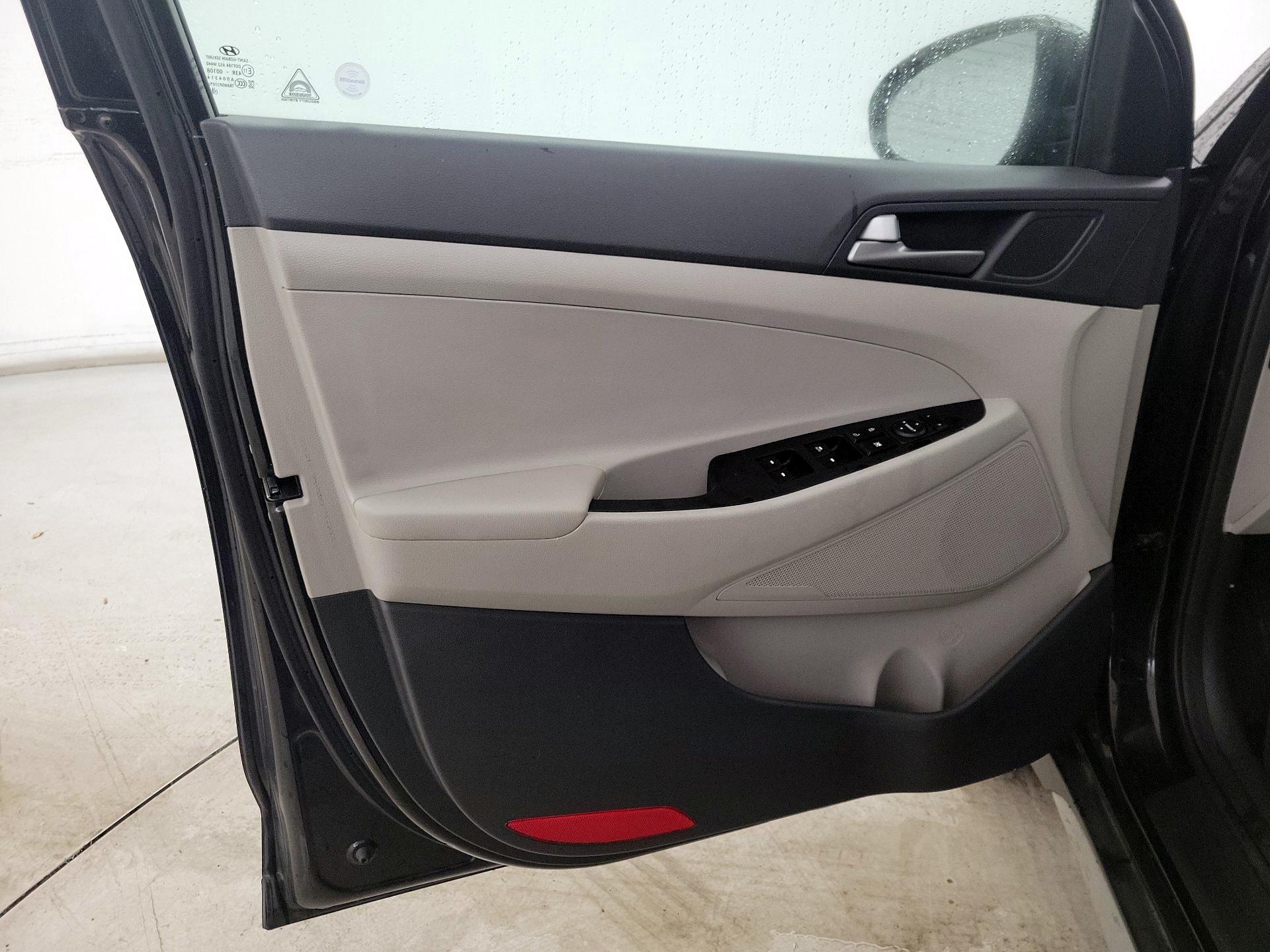 Thumbnail: 2018 Hyundai Tucson - 12