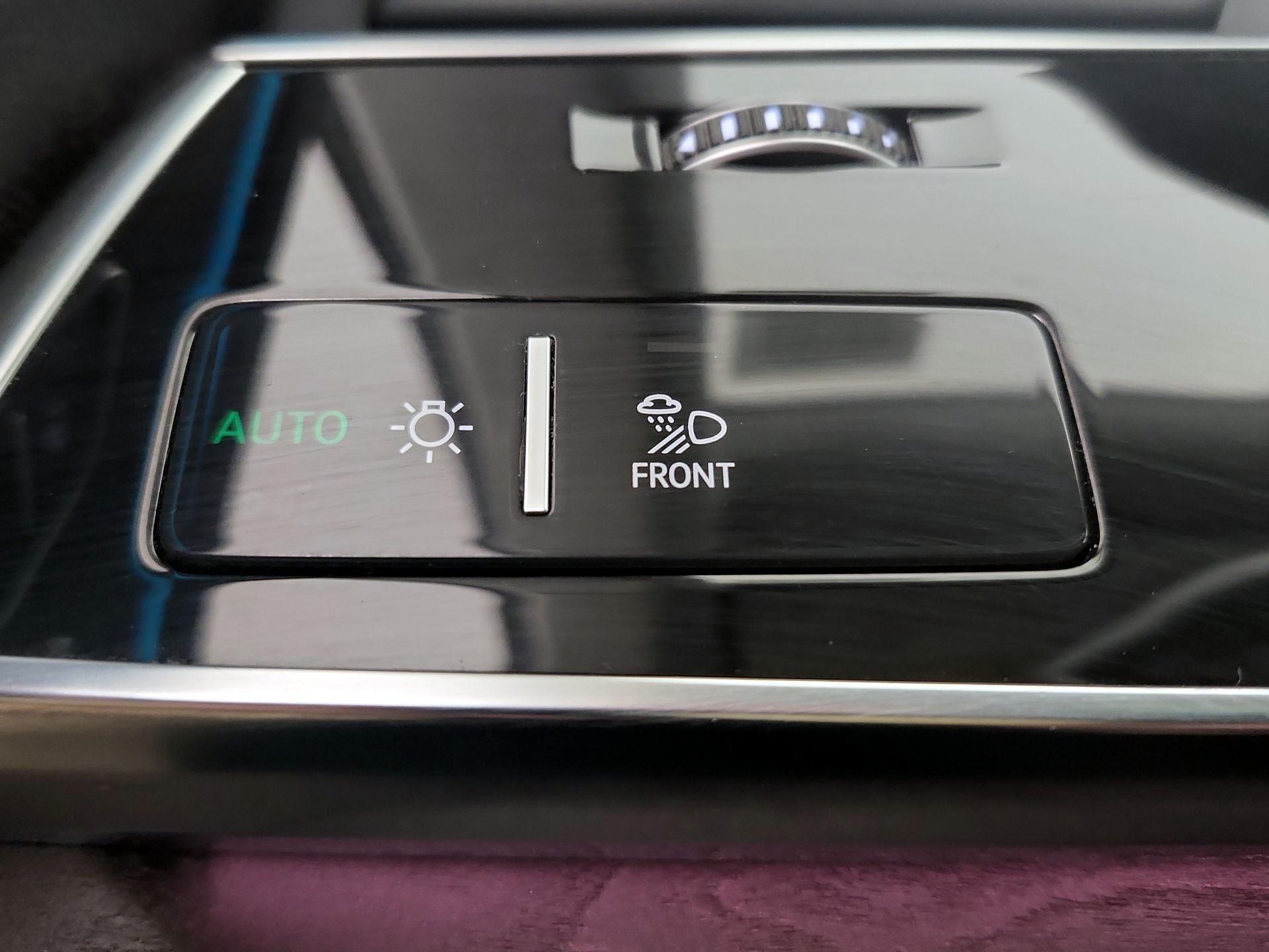 Thumbnail: 2020 Audi Q8 - 13