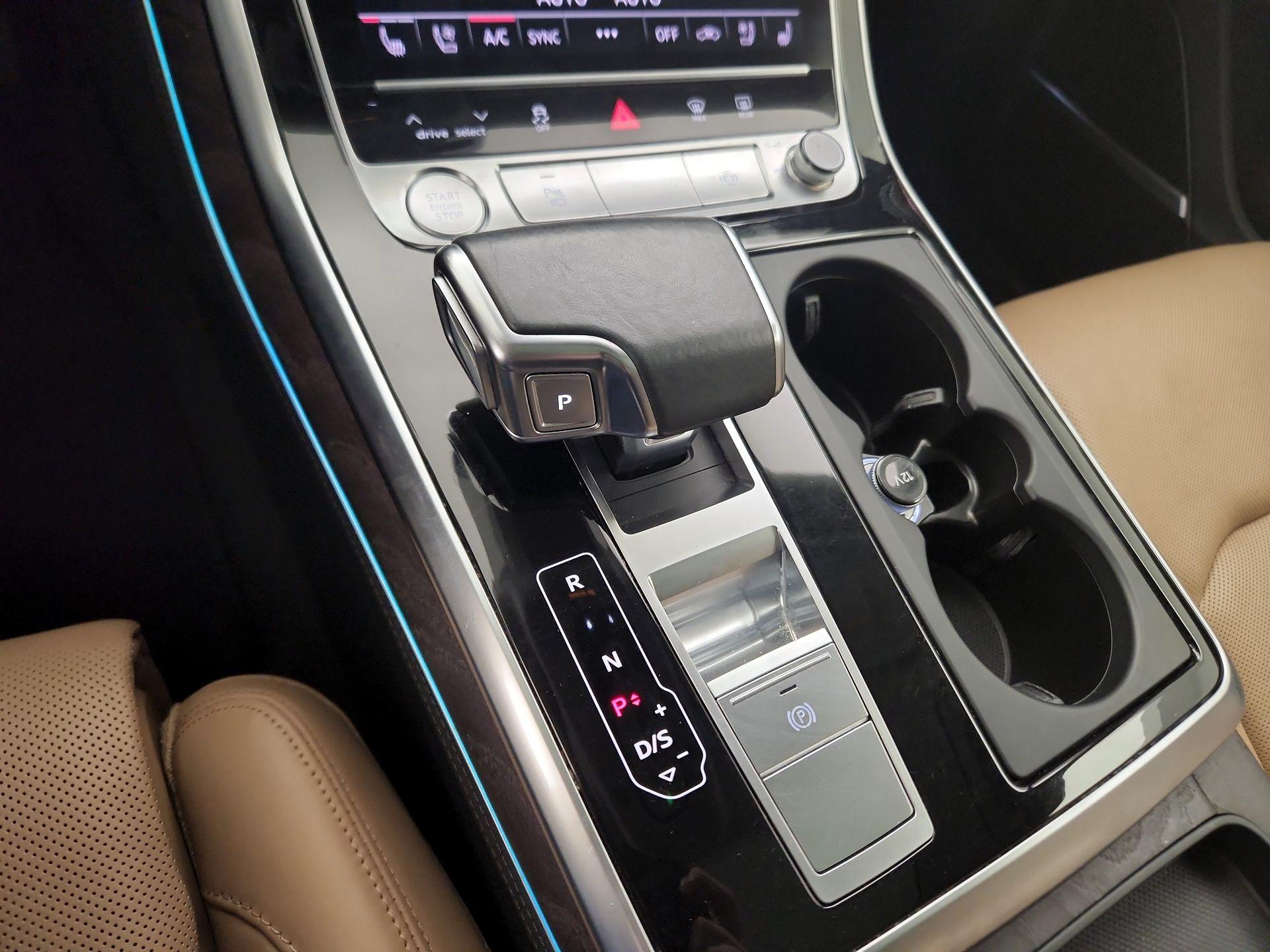 Thumbnail: 2020 Audi Q8 - 18