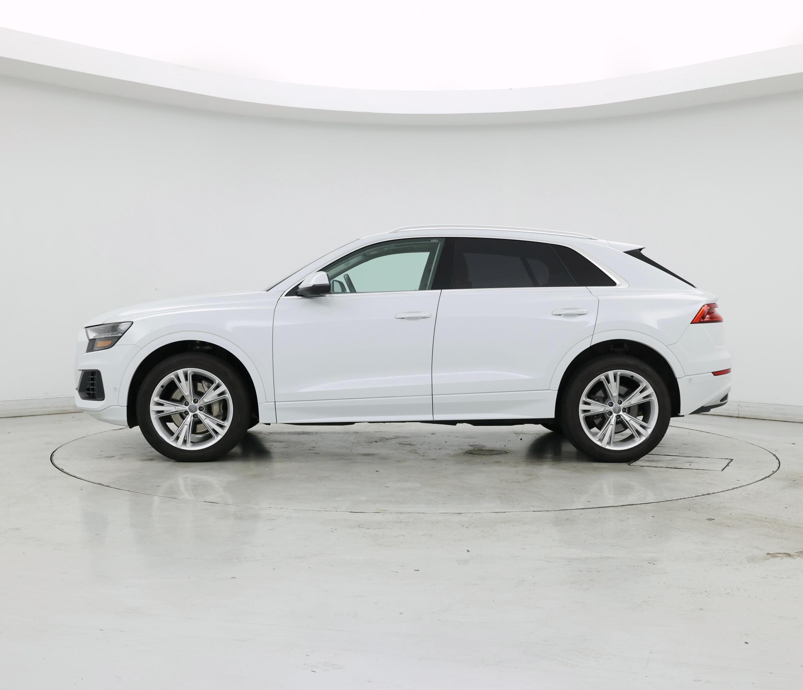 Thumbnail: 2020 Audi Q8 - 3