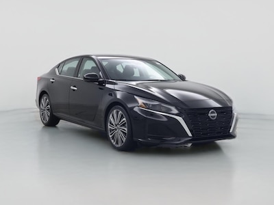 Black 2023 Nissan Altima SL