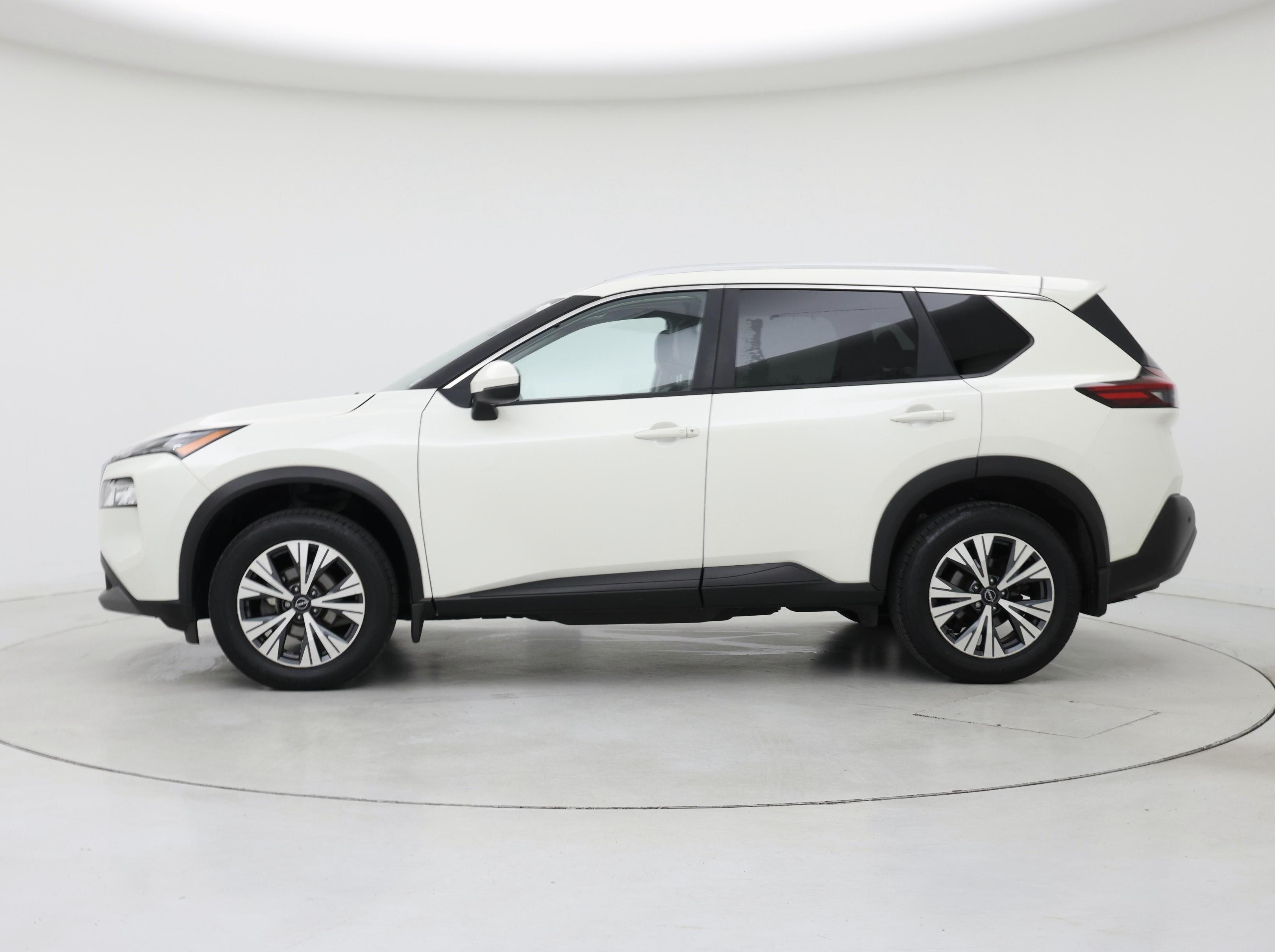 Thumbnail: 2022 Nissan Rogue - 3