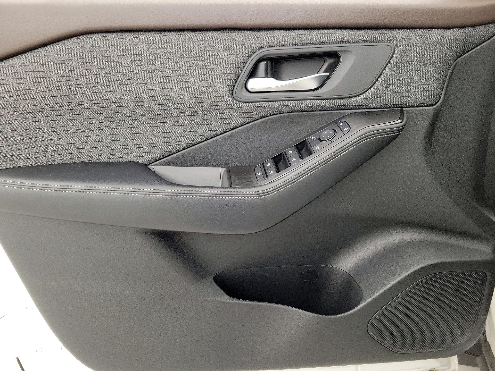 Thumbnail: 2023 Nissan Rogue - 12