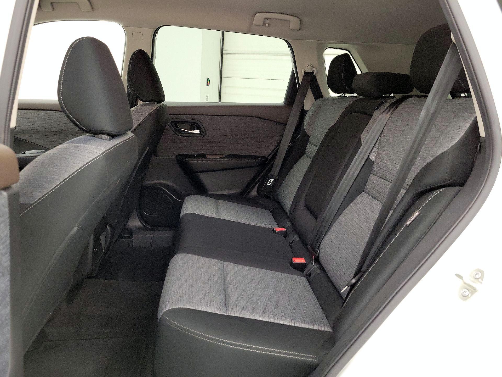 Thumbnail: 2023 Nissan Rogue - 18