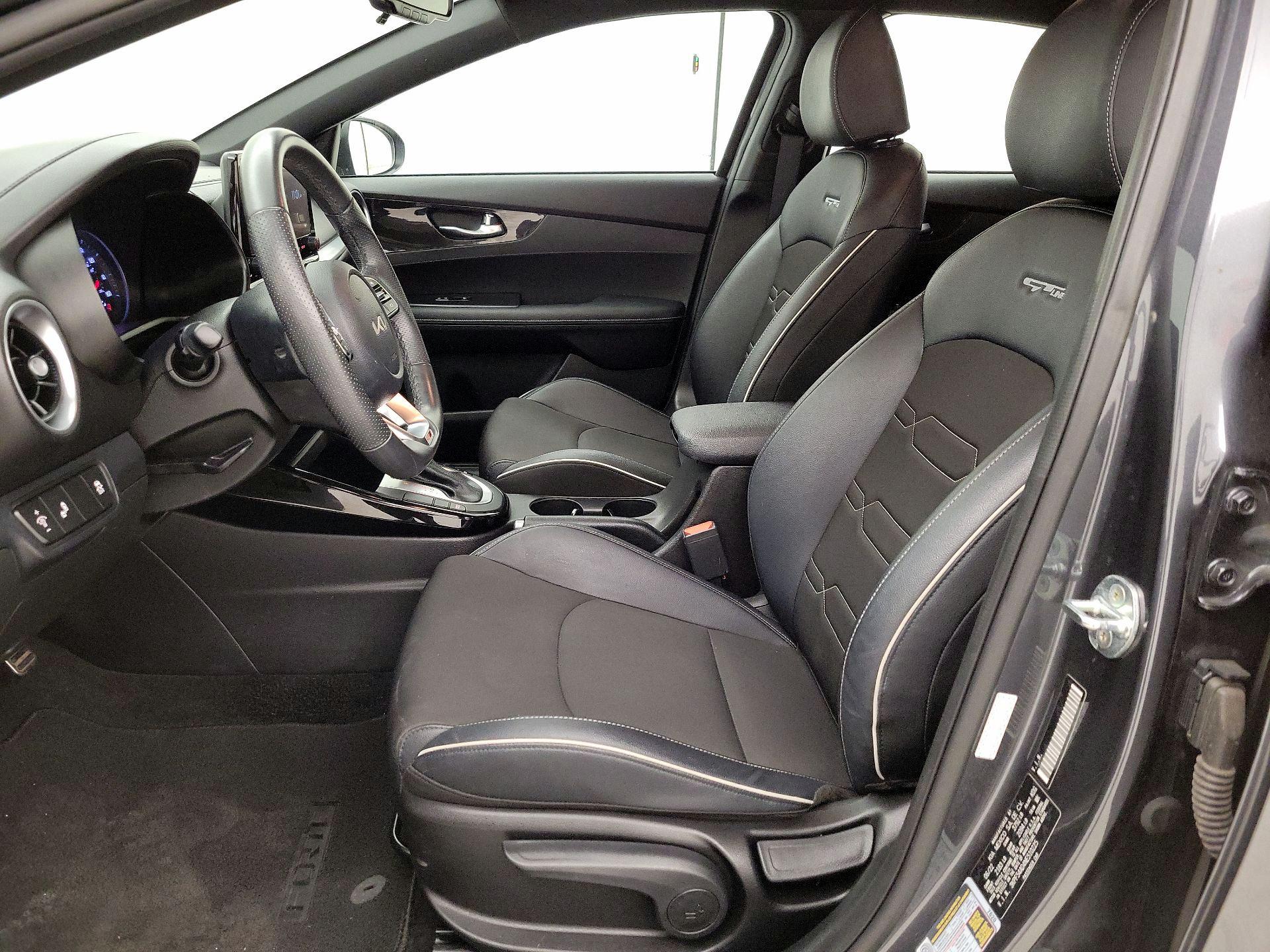 Thumbnail: 2022 Kia Forte - 11