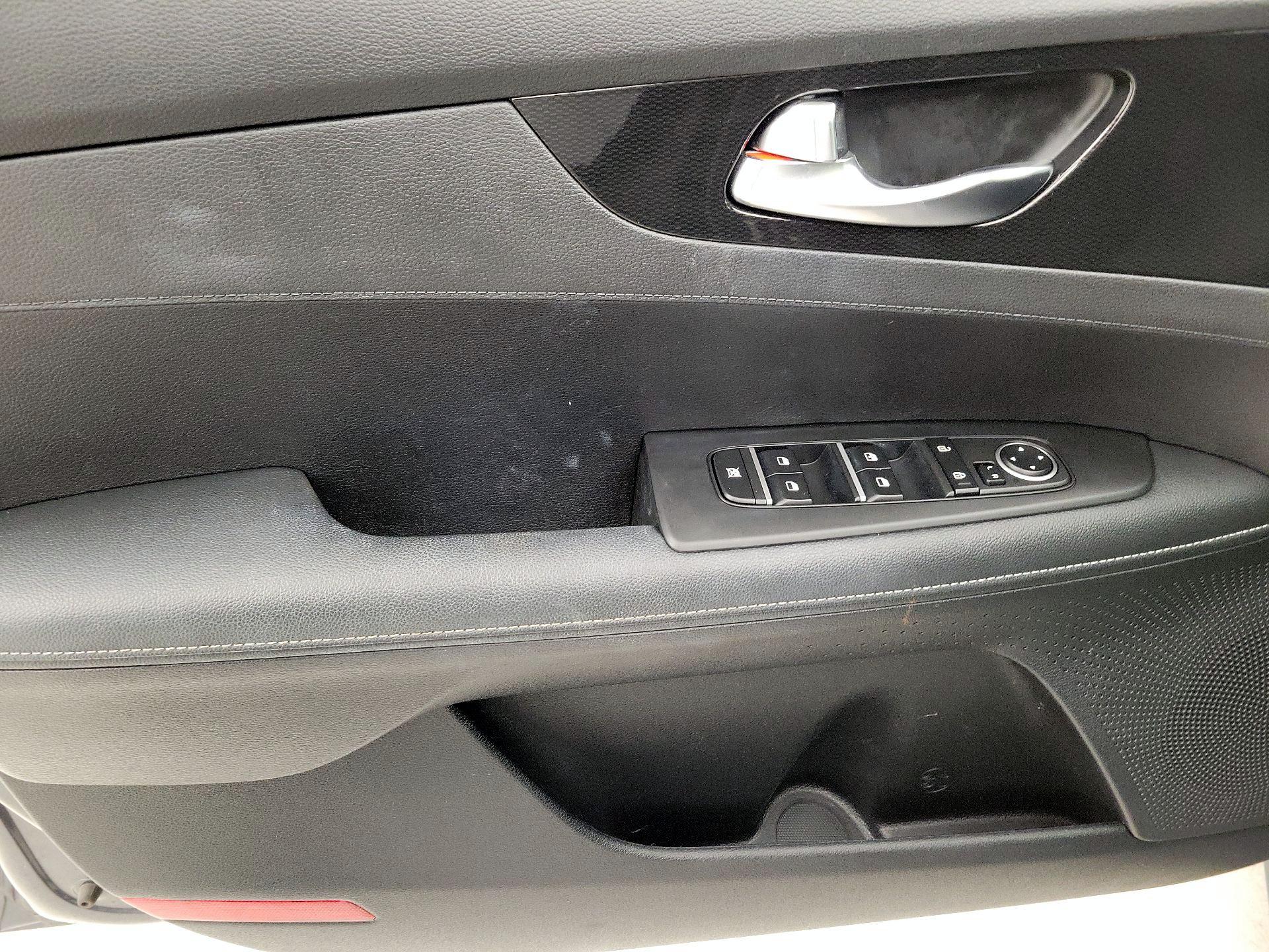 Thumbnail: 2022 Kia Forte - 12