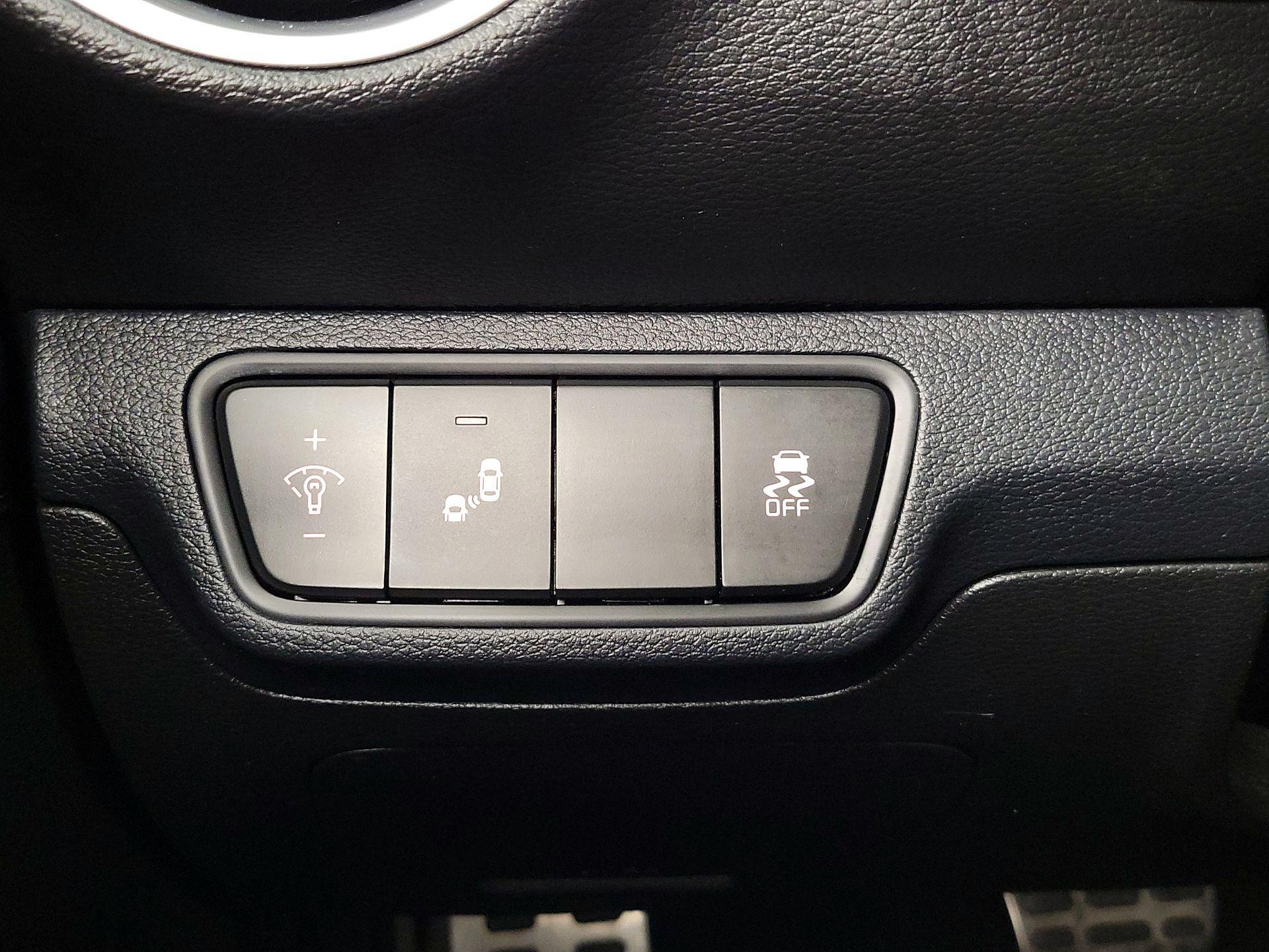 Thumbnail: 2022 Kia Forte - 13