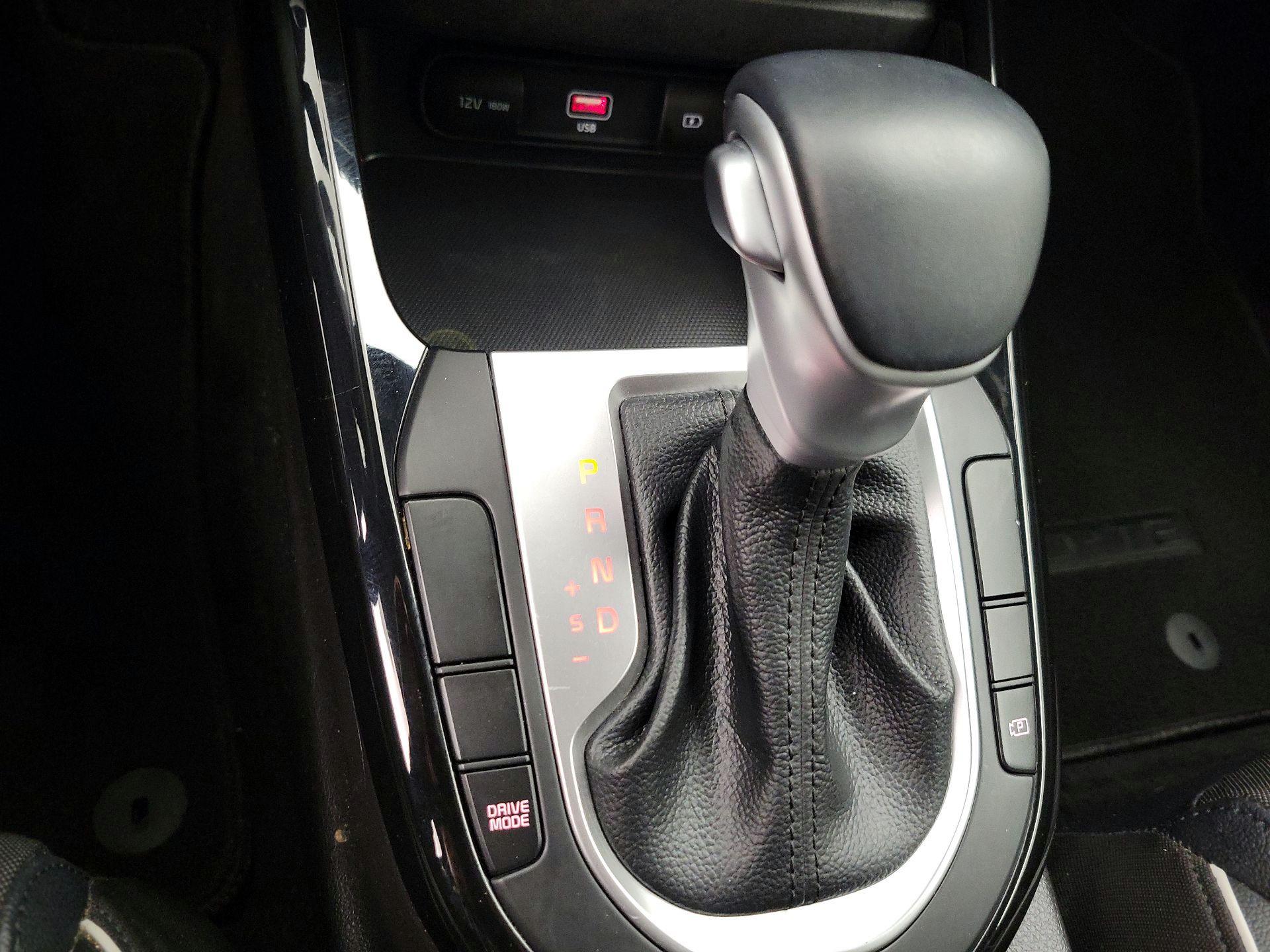 Thumbnail: 2022 Kia Forte - 18