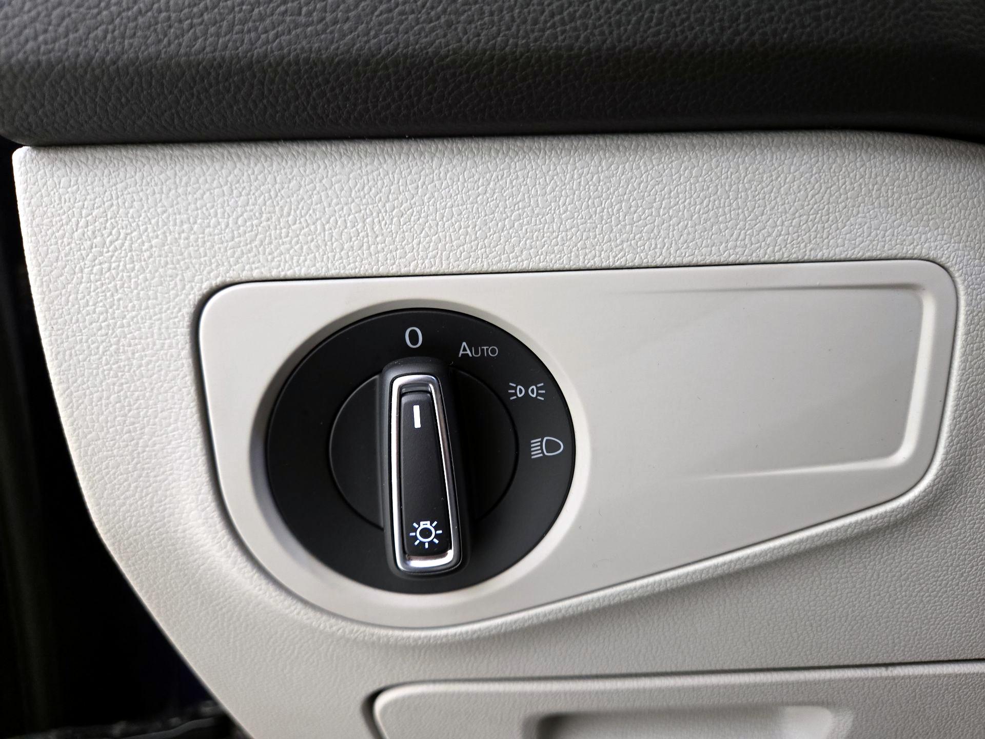 Thumbnail: 2022 Volkswagen Tiguan - 13