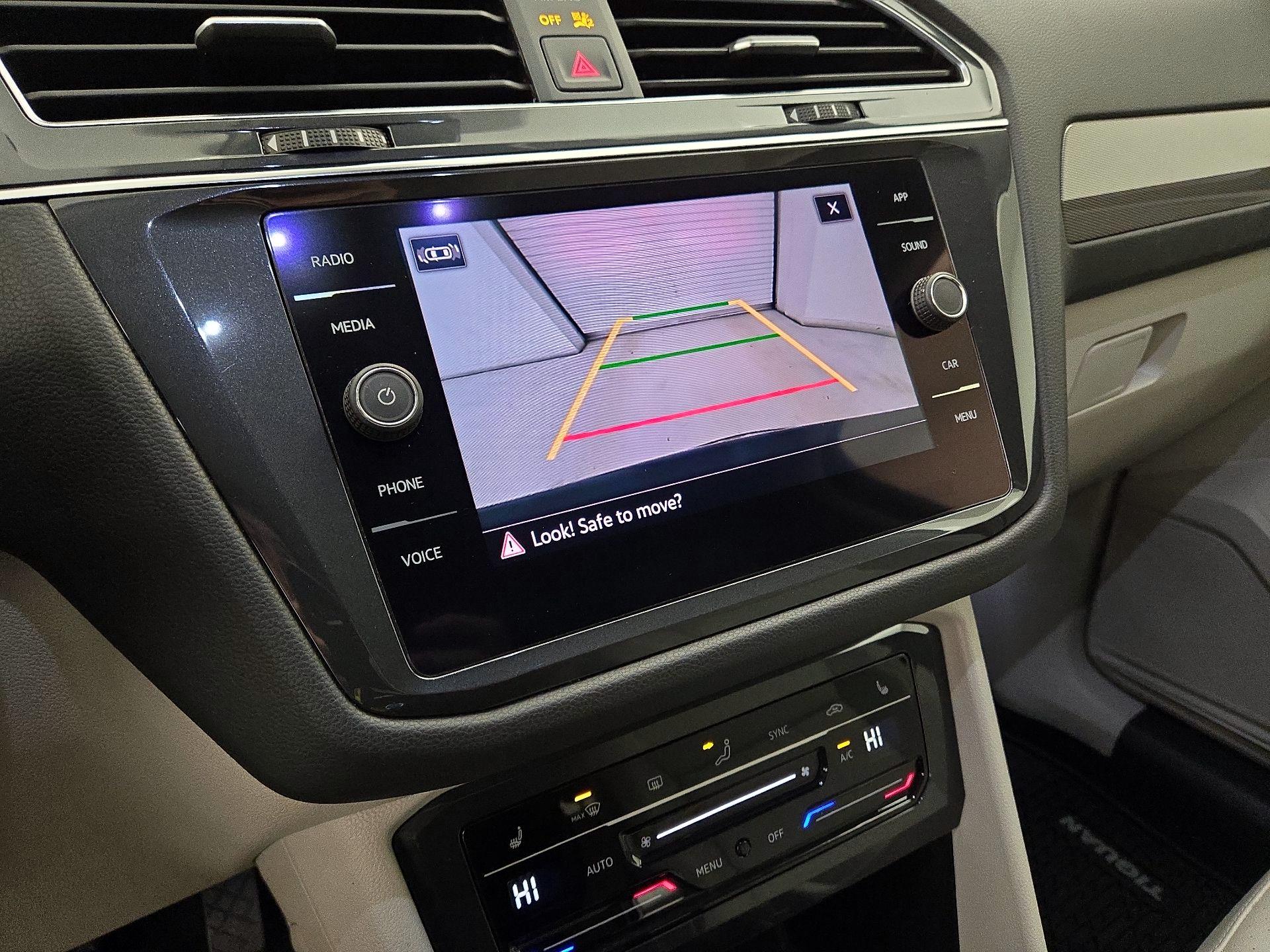 Thumbnail: 2022 Volkswagen Tiguan - 14