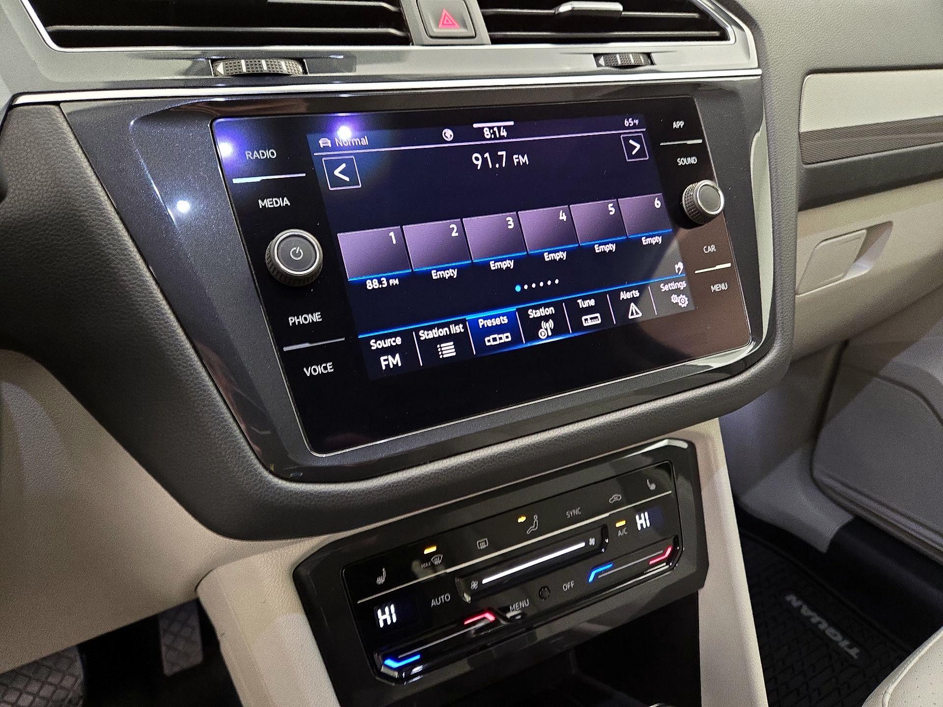 Thumbnail: 2022 Volkswagen Tiguan - 15