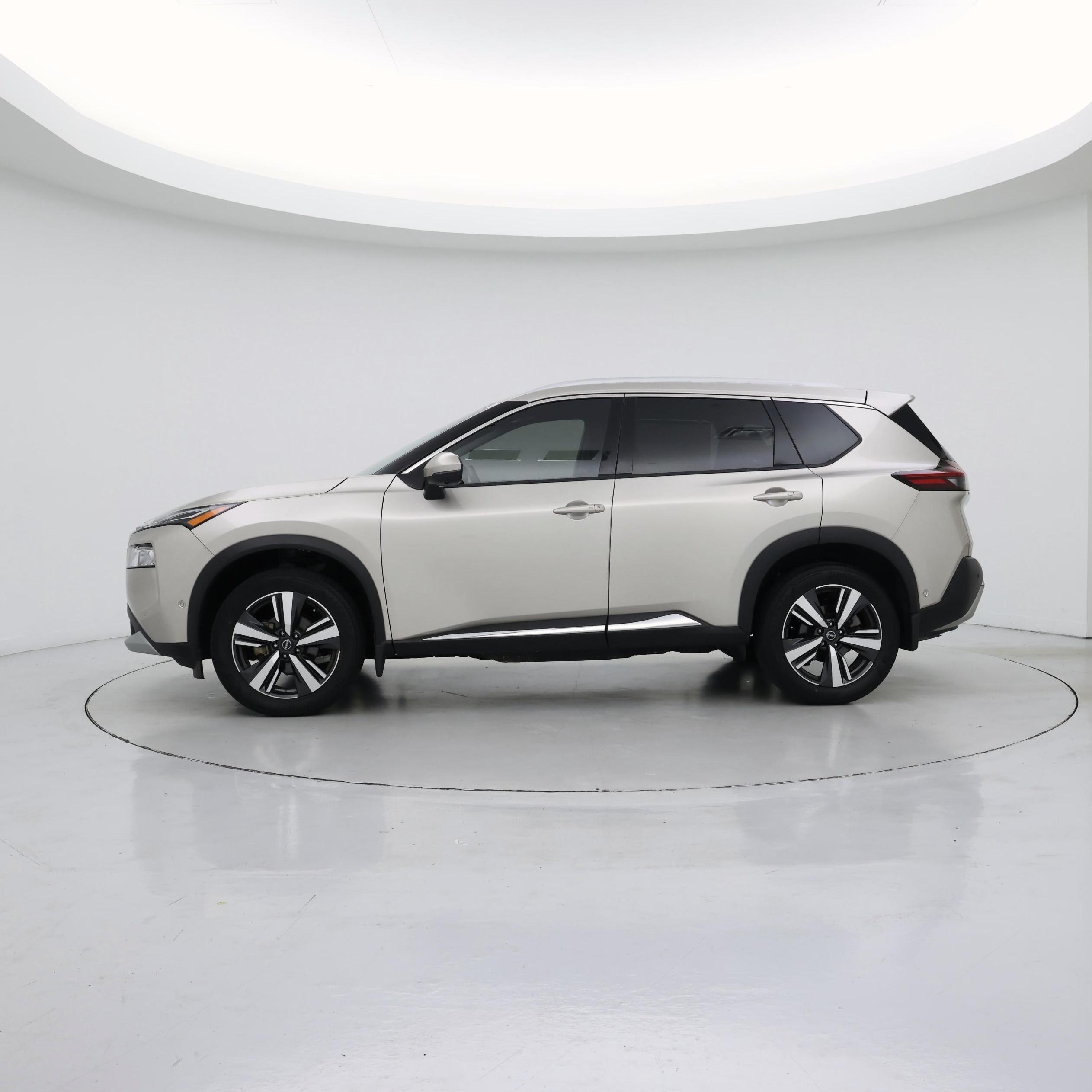 Thumbnail: 2022 Nissan Rogue - 3