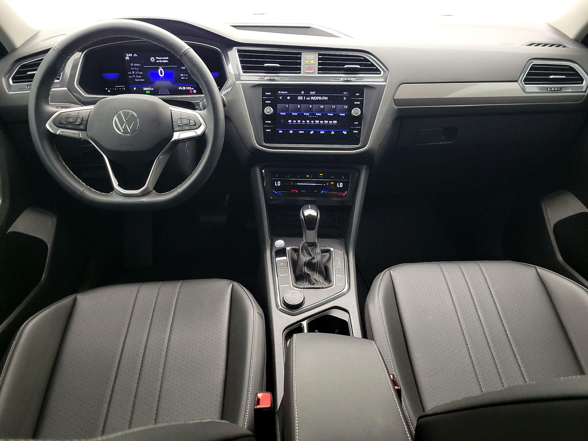 Thumbnail: 2022 Volkswagen Tiguan - 9