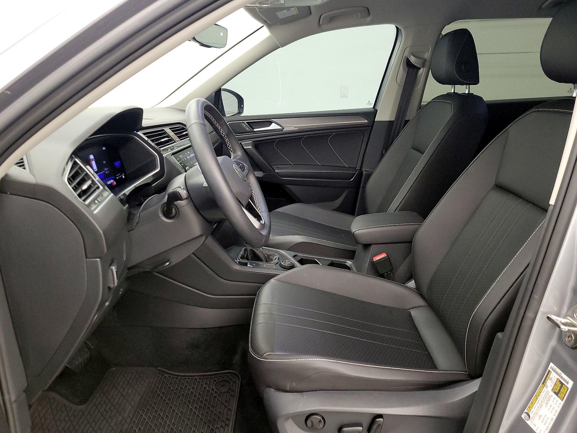 Thumbnail: 2022 Volkswagen Tiguan - 11