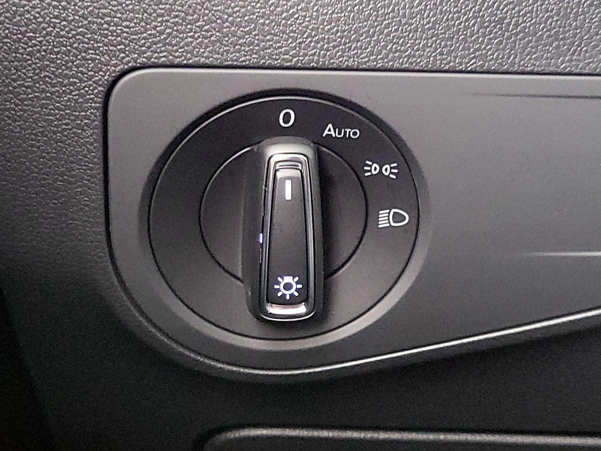 Thumbnail: 2022 Volkswagen Tiguan - 13